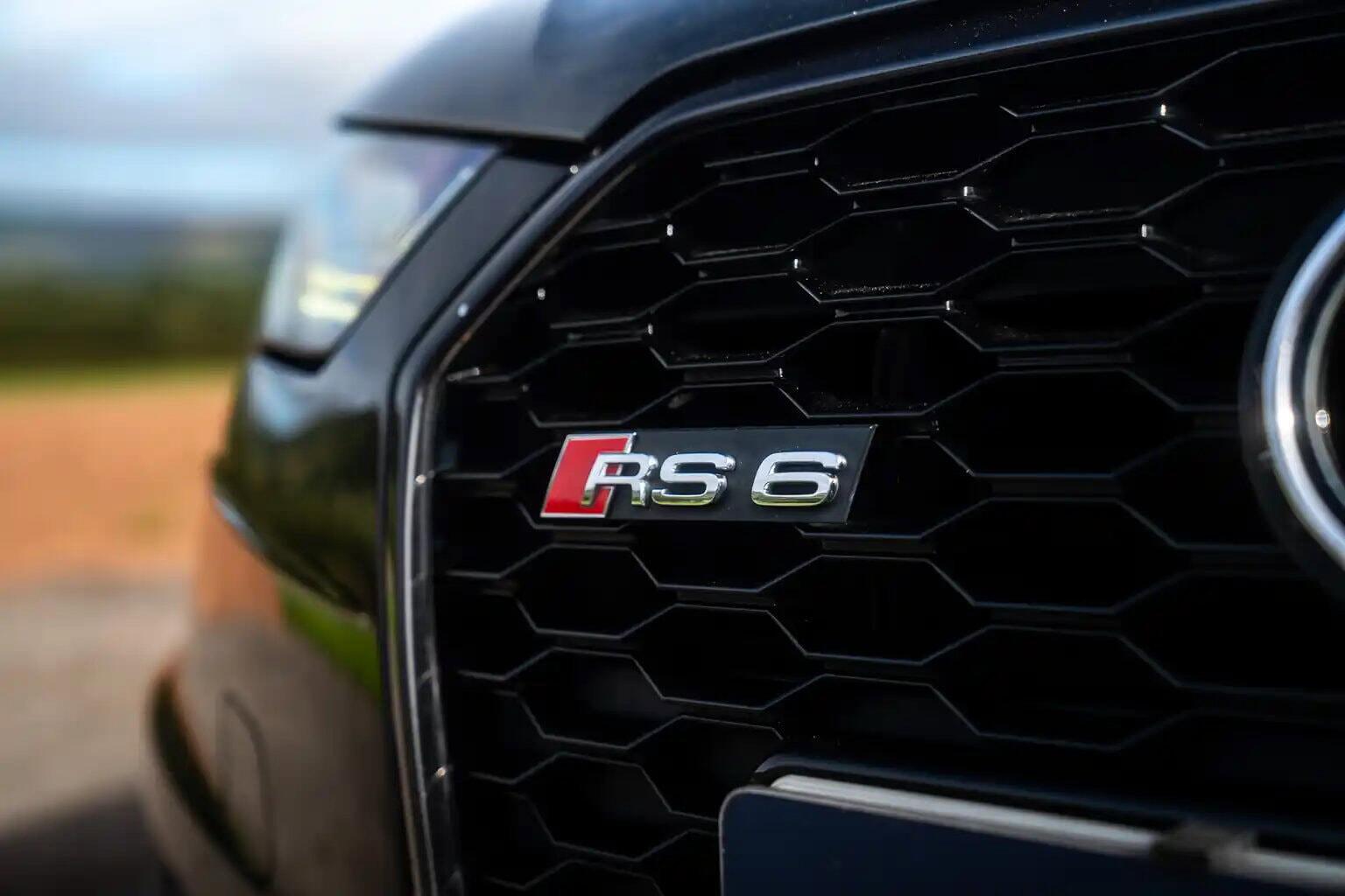Audi RS6 view 13