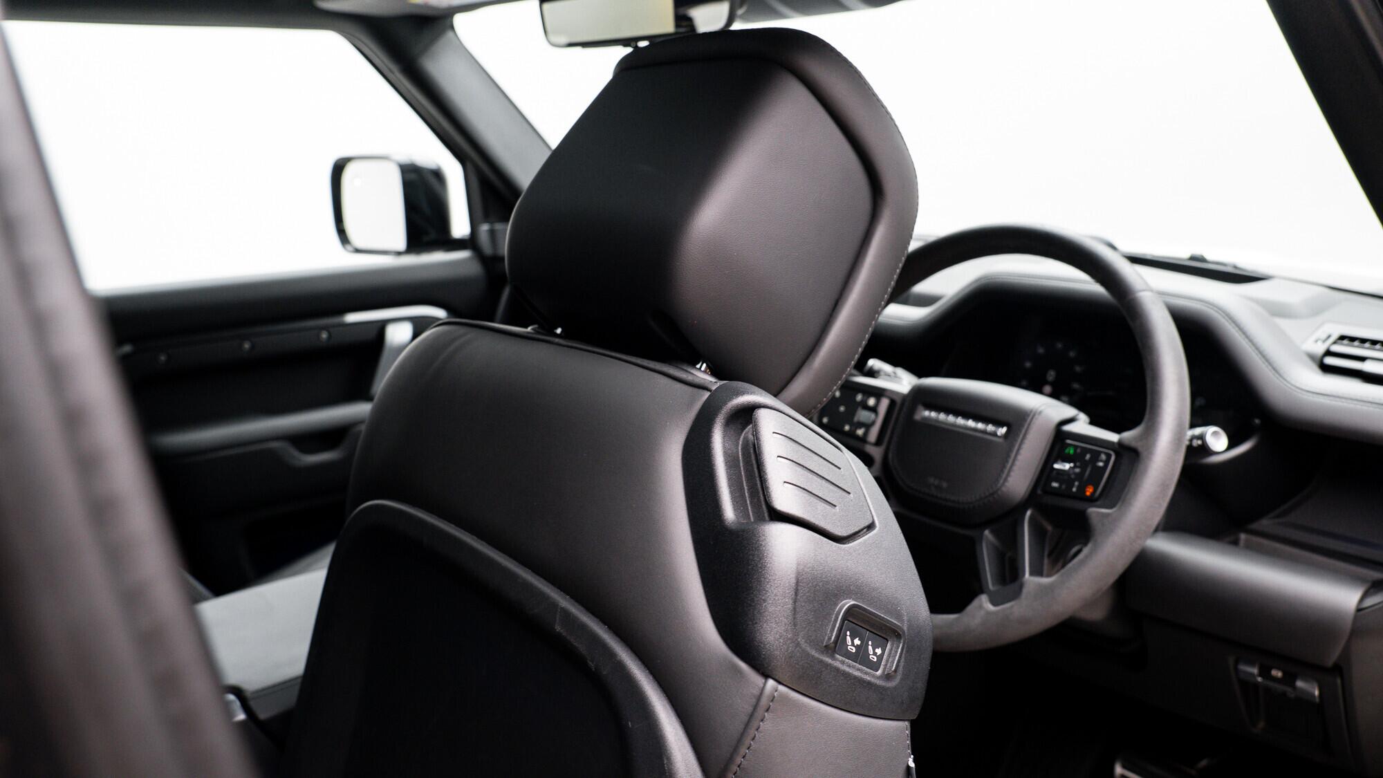 Land Rover Defender view 22