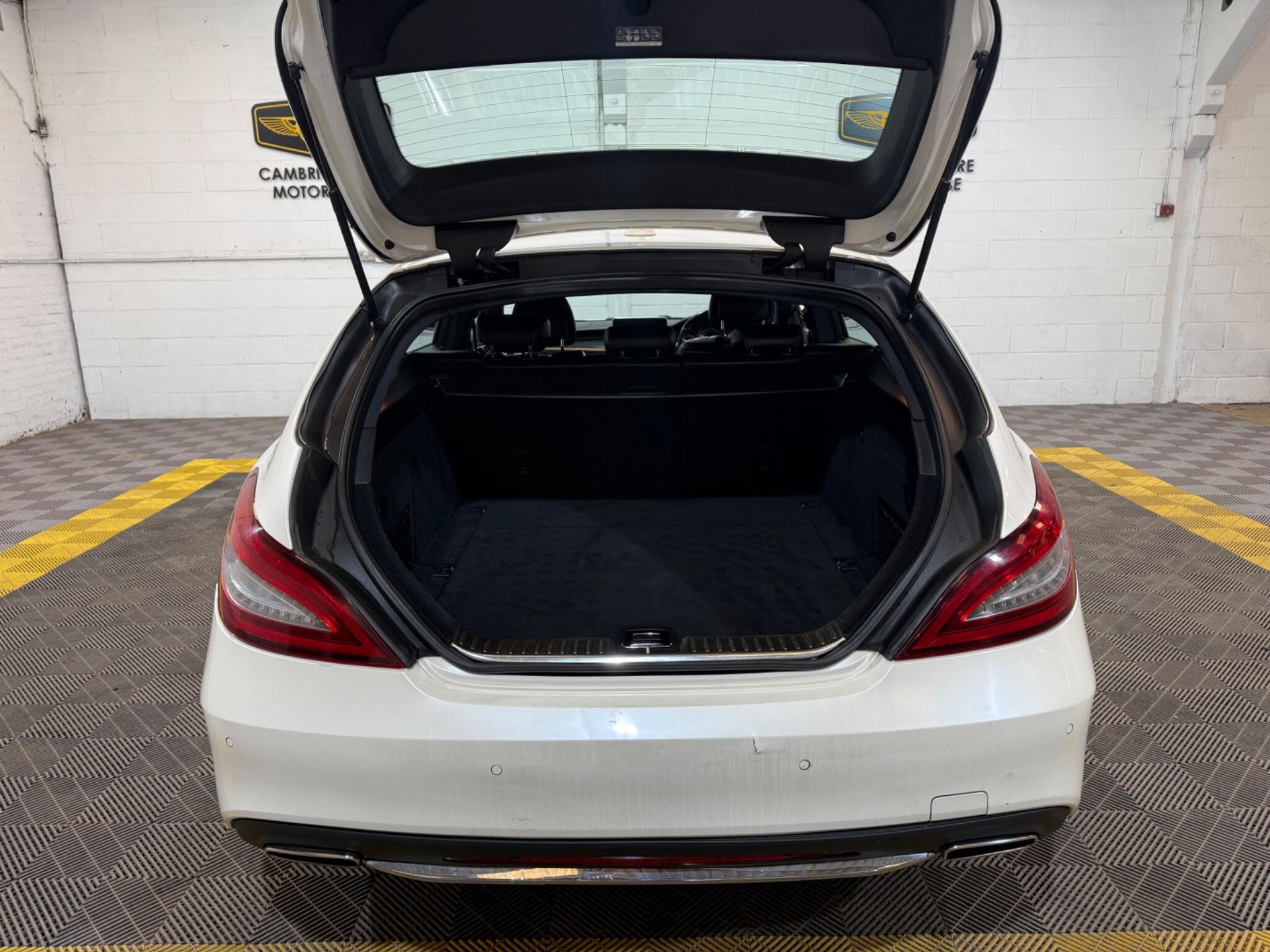Mercedes-Benz CLS view 67
