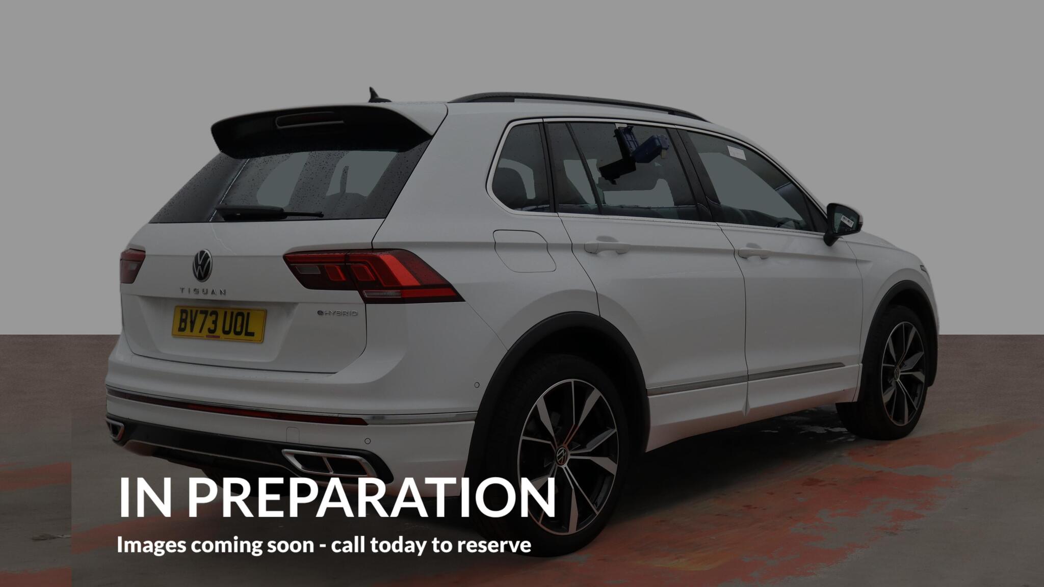 Volkswagen Tiguan view 4