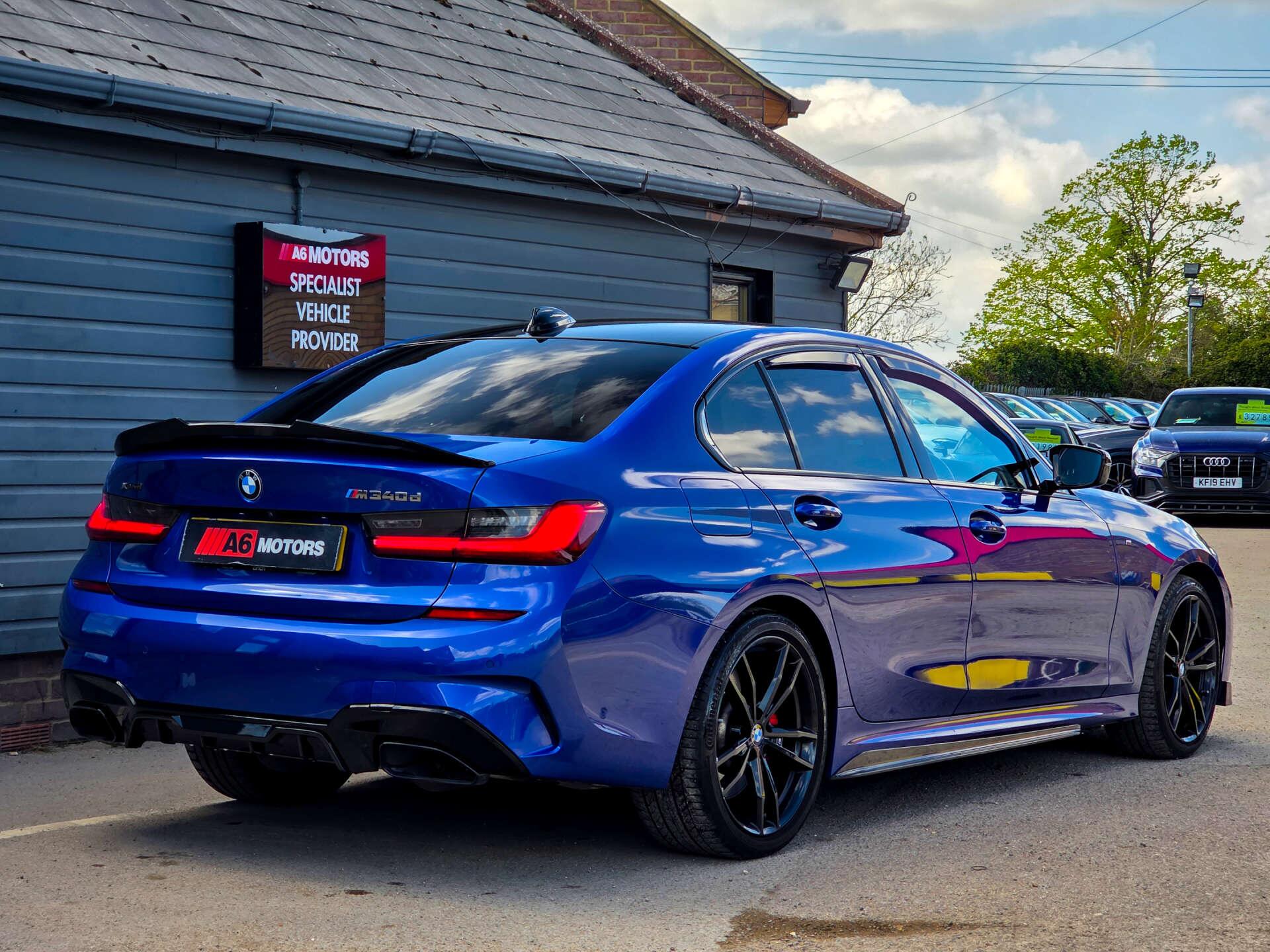 BMW 3 Series view 13