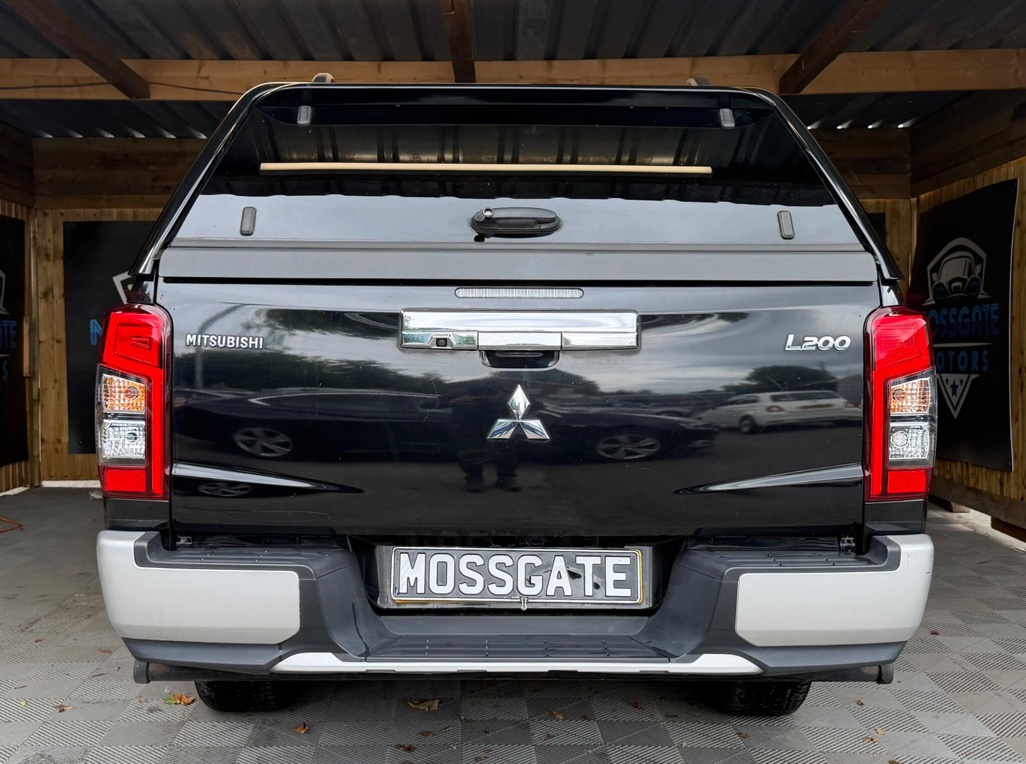 Mitsubishi L200 view 6
