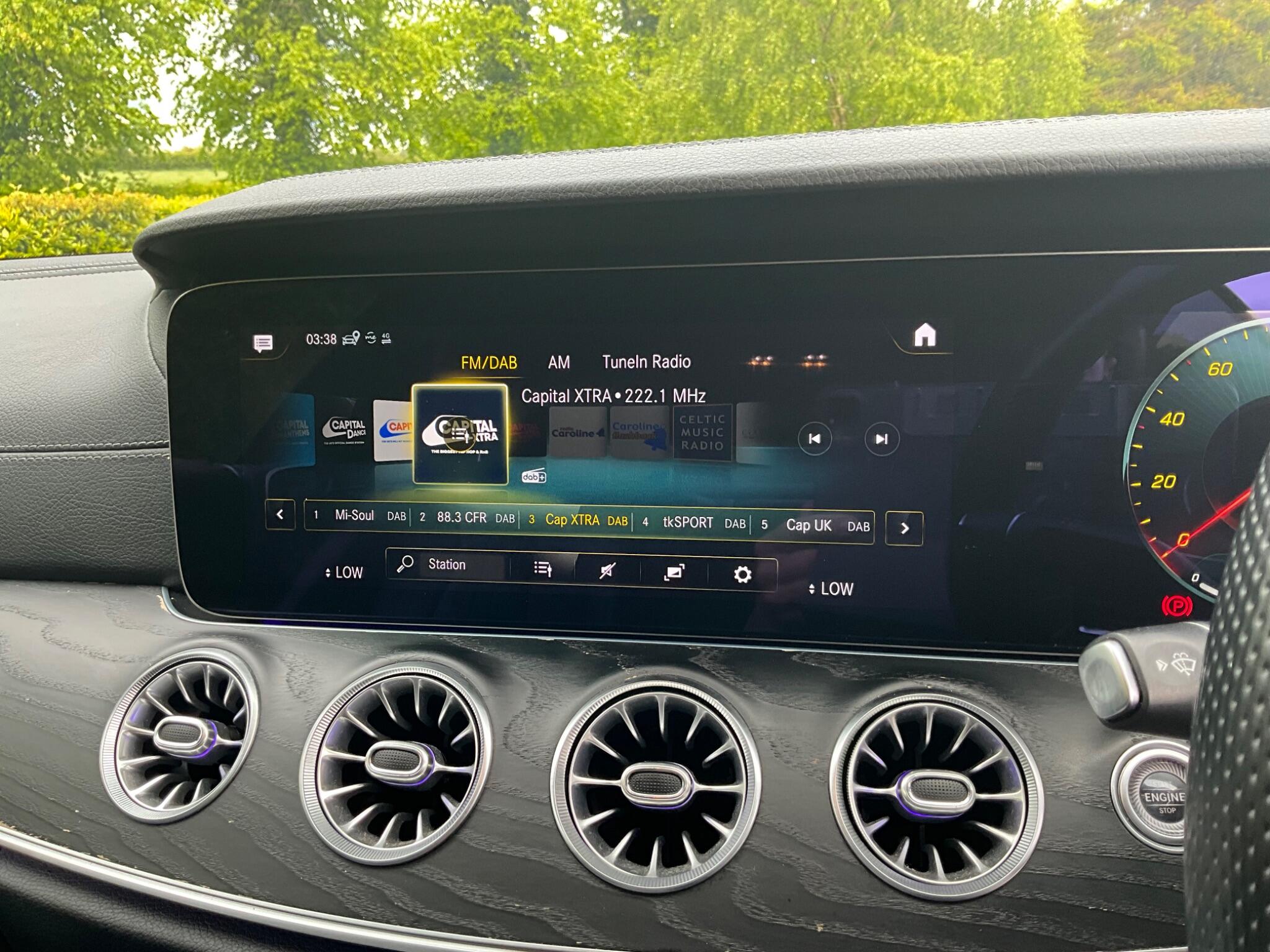 Mercedes-Benz E Class view 23
