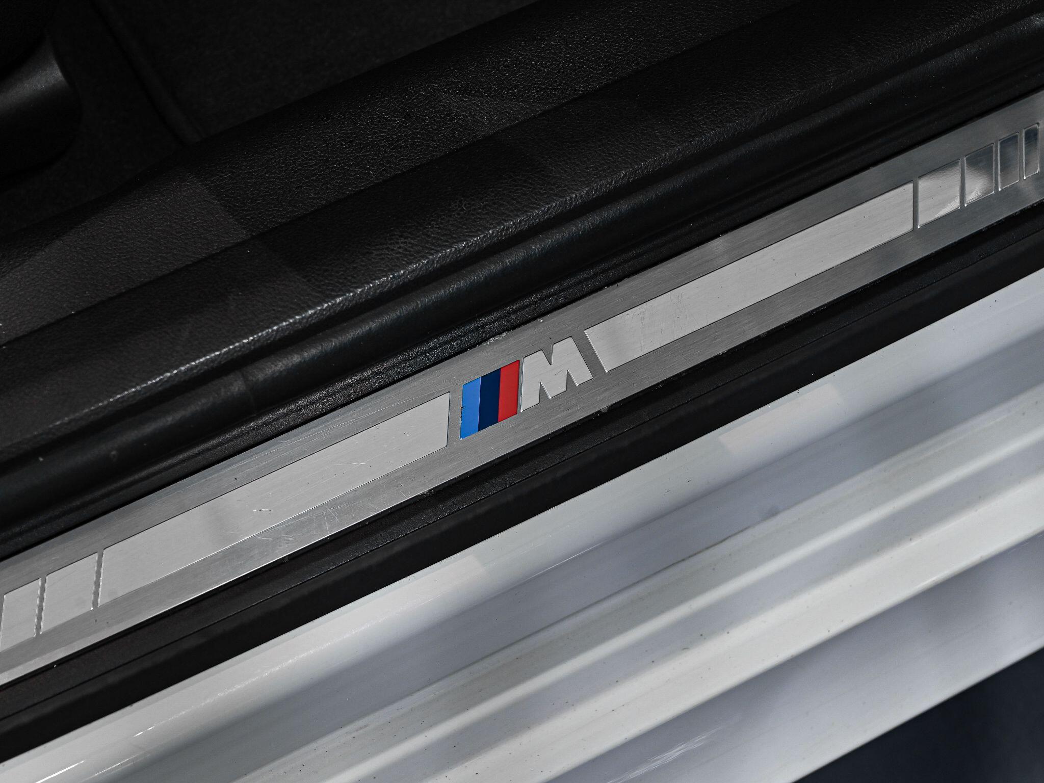 BMW 3 Series view 28