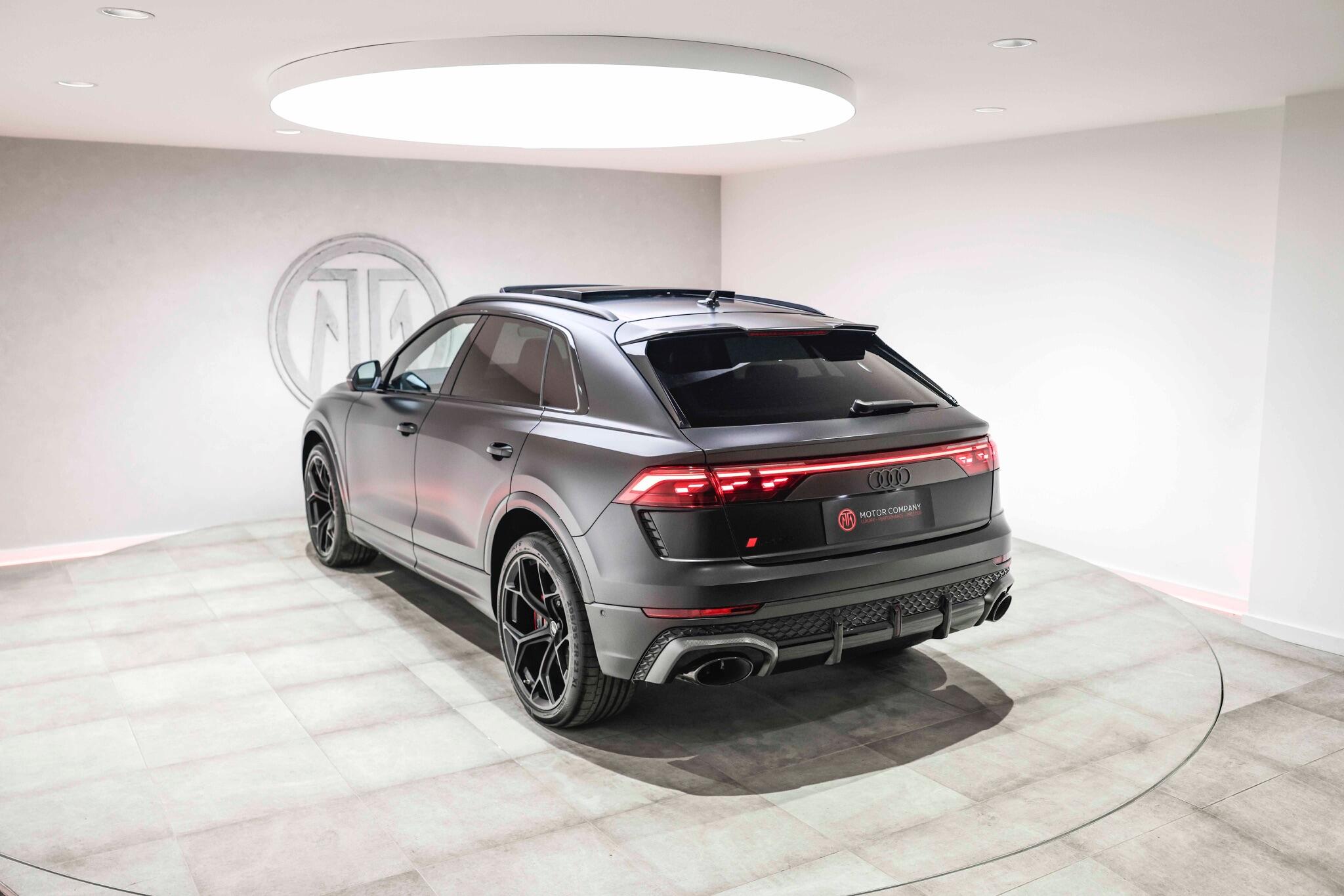Audi RSQ8 view 13