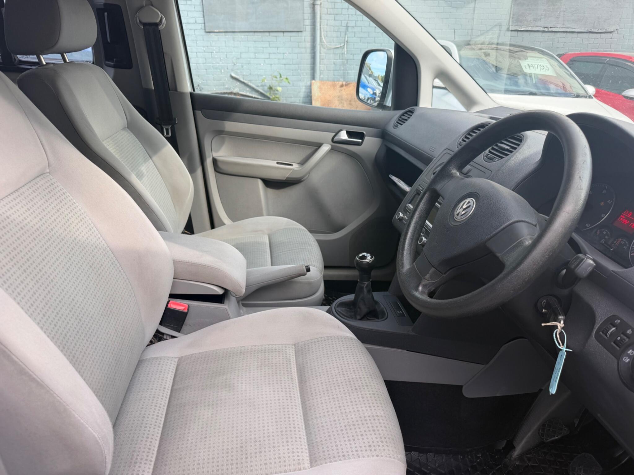Volkswagen Caddy Maxi Life view 10