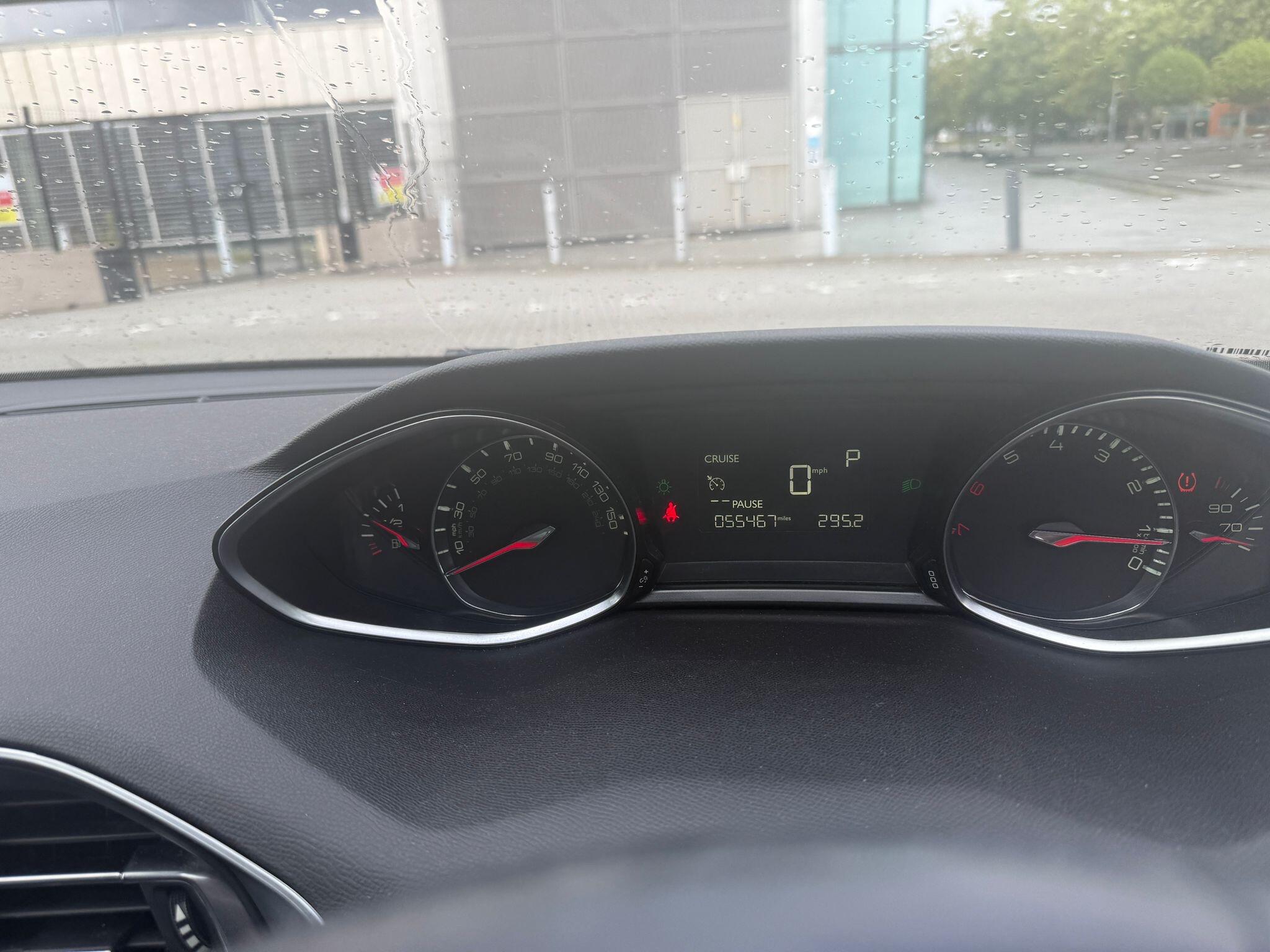 2017 Peugeot 308 1.2 PureTech Allure EAT Euro 6 (s/s) 5dr • 55,500 miles image 4