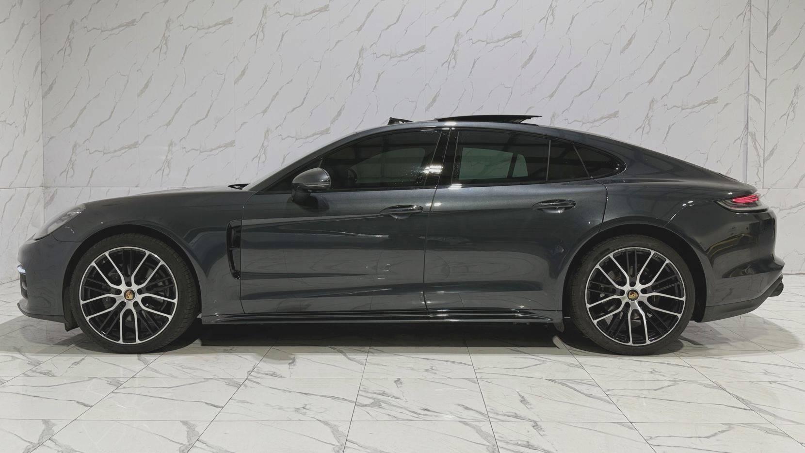 Porsche Panamera view 4