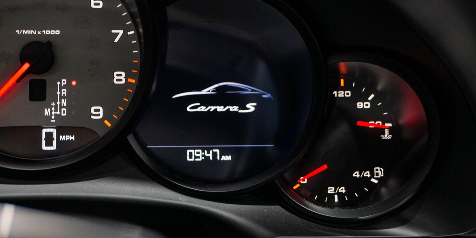 Porsche 911 view 31