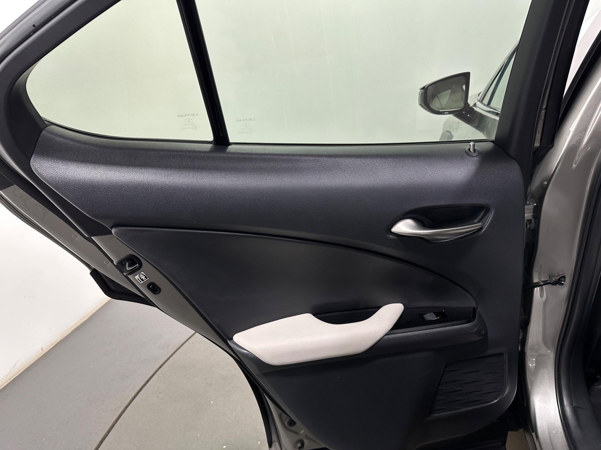 Lexus UX view 40
