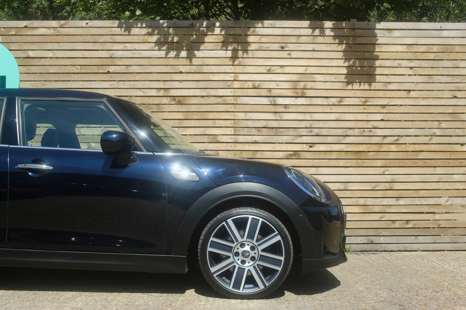 Mini Hatch view 41