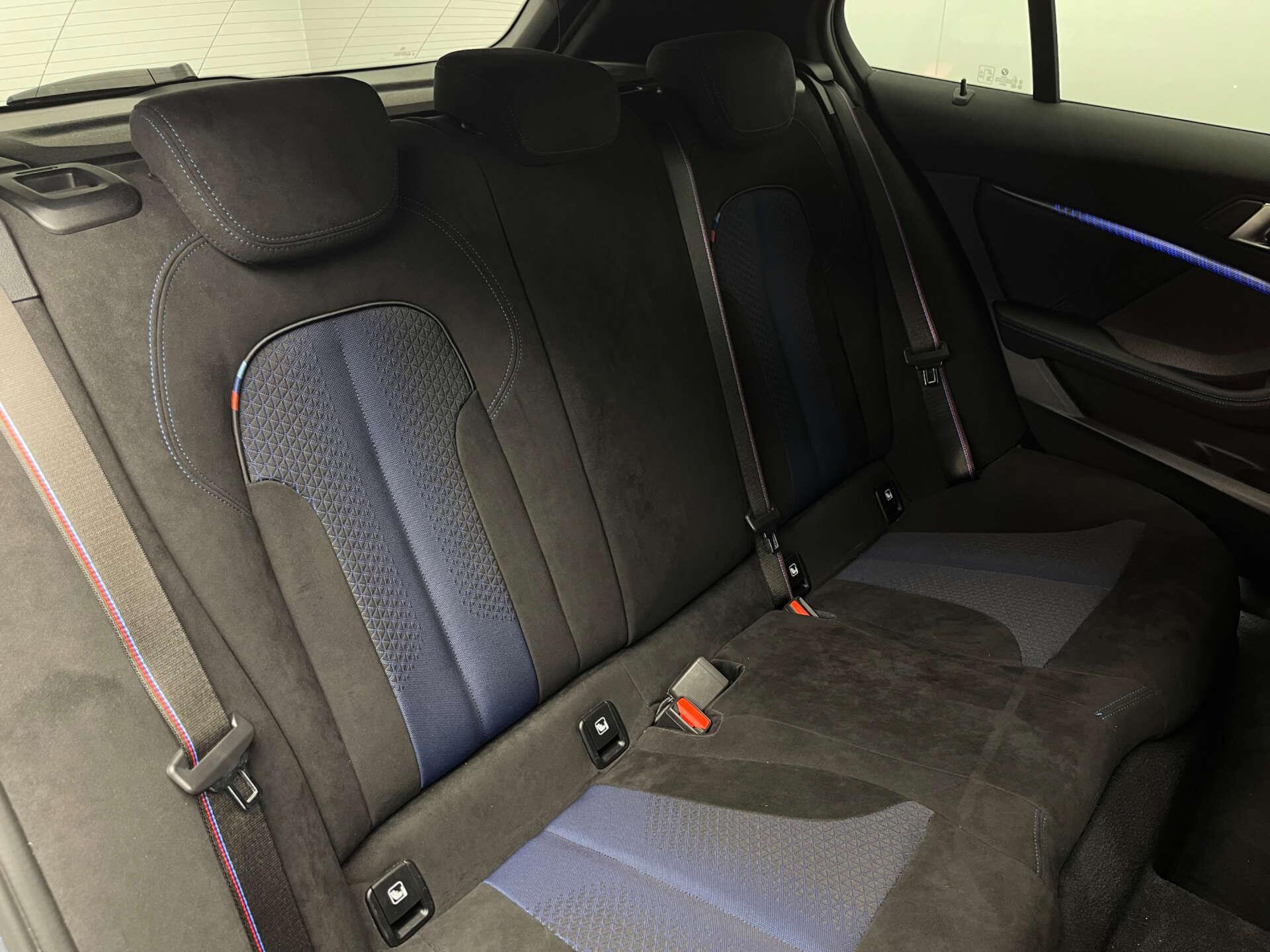 BMW 1 Series view 30