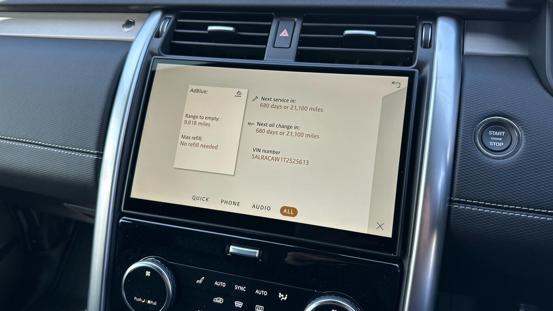 Land Rover Discovery view 50