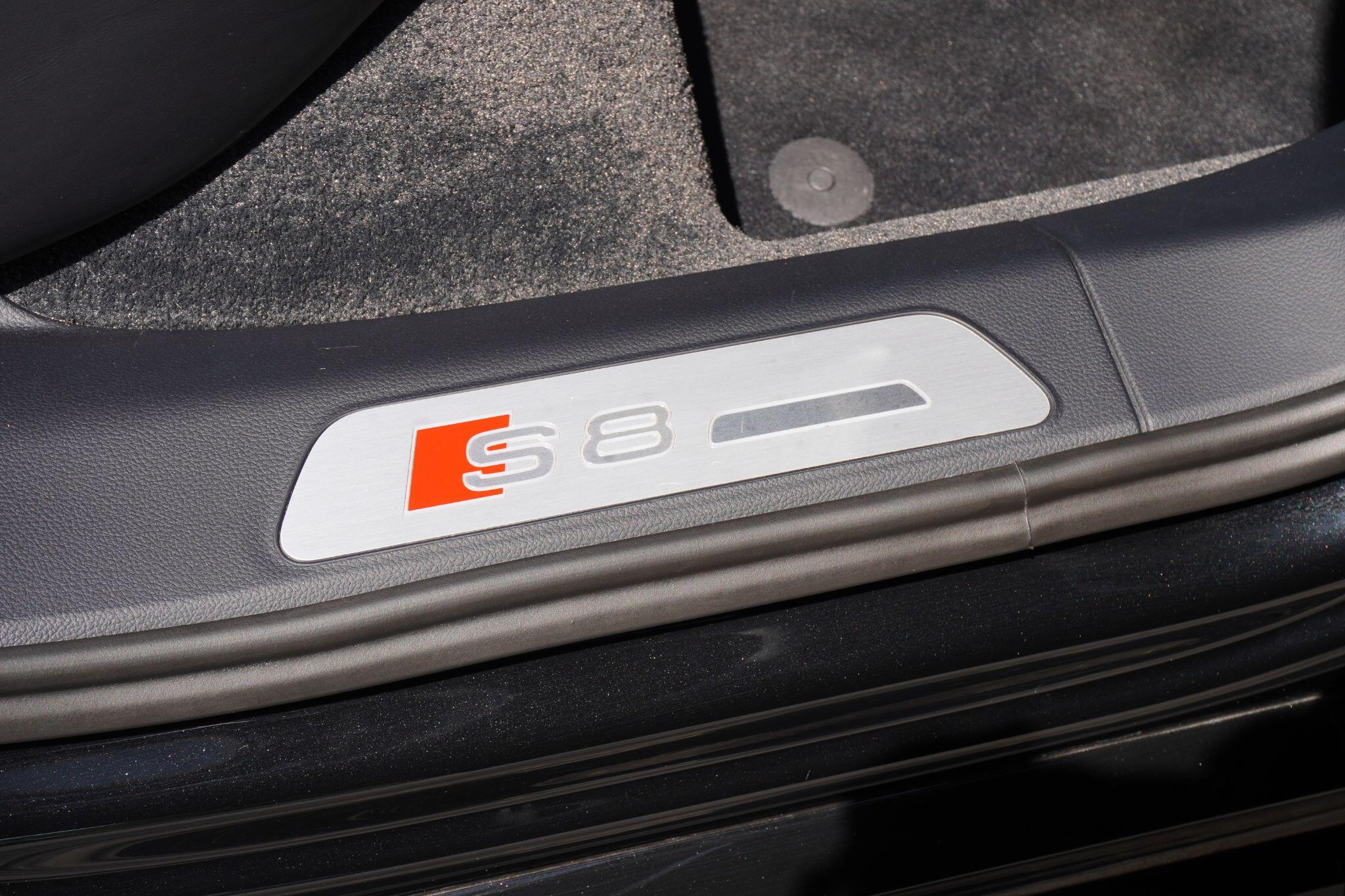 Audi S8 view 50