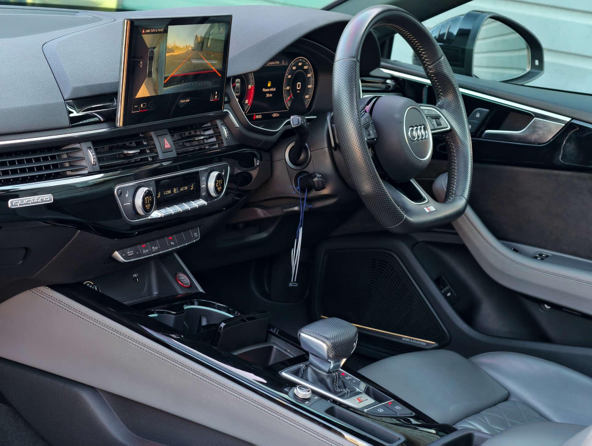 Audi S5 view 24