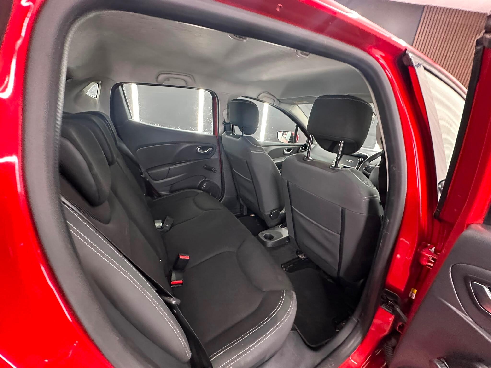 Renault Clio view 23