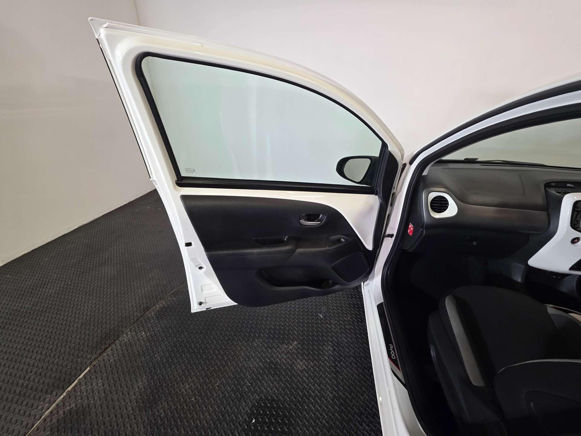 Toyota Aygo view 41