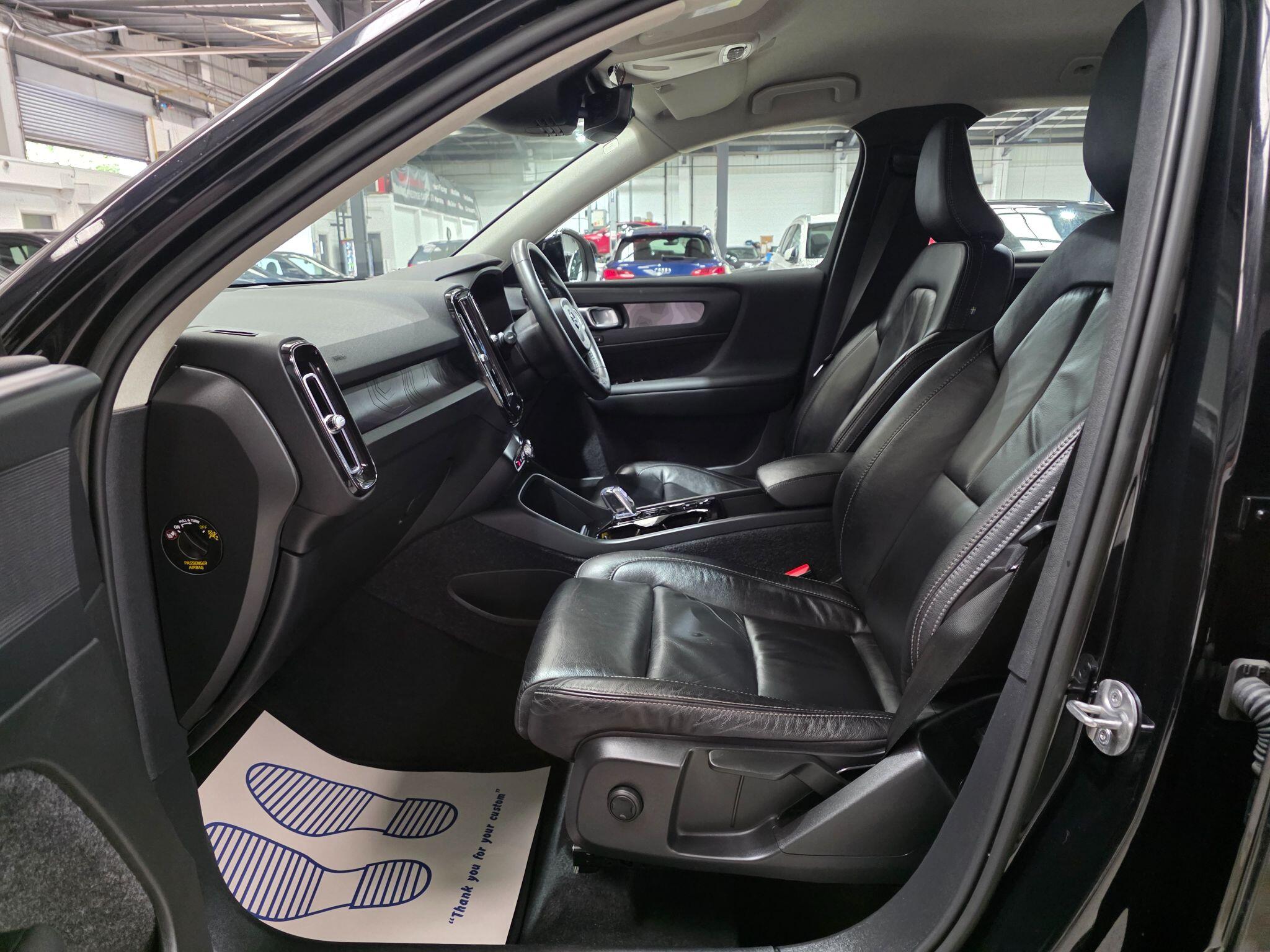 Volvo XC40 view 27