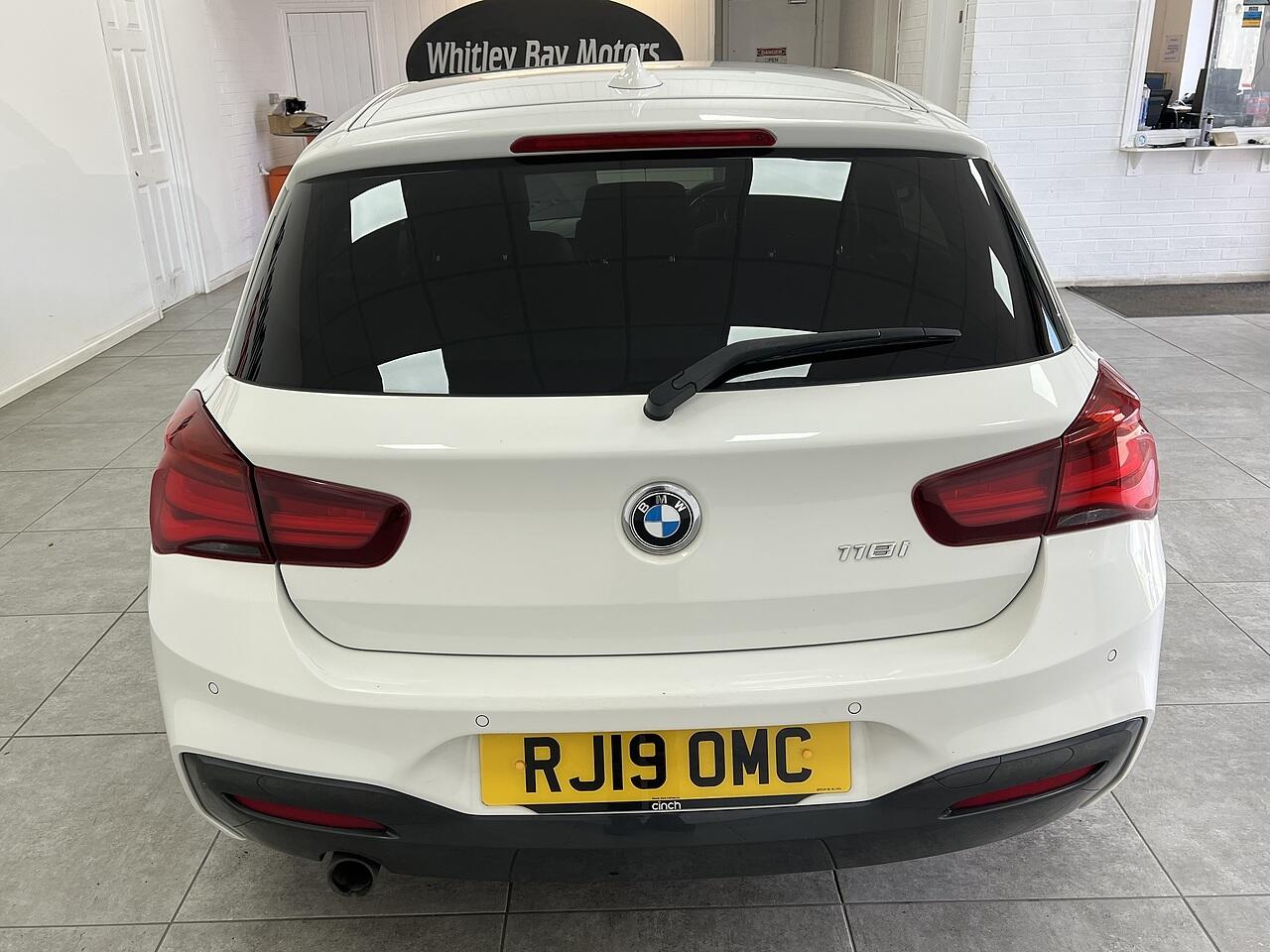BMW 1 Series view 4