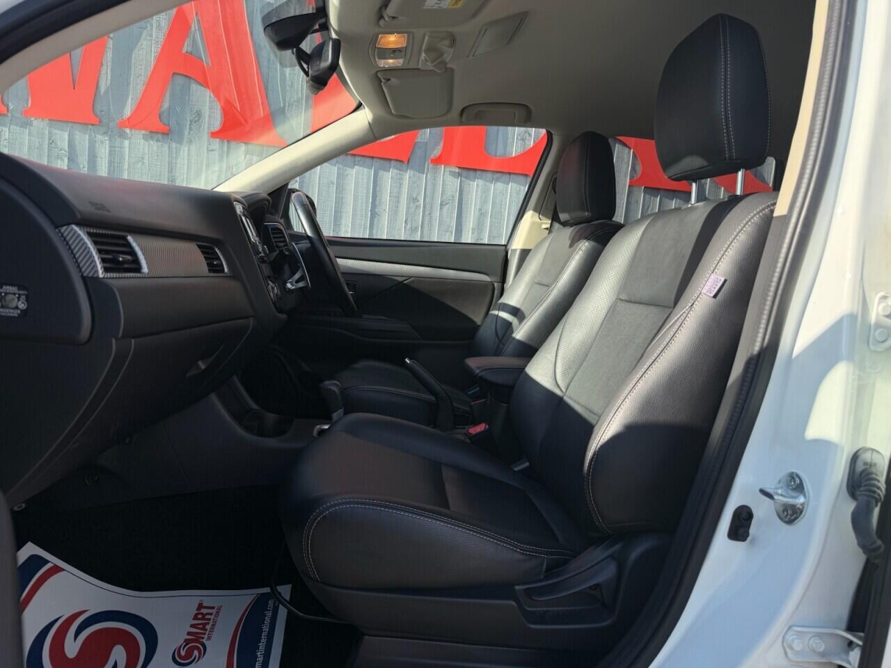 Mitsubishi Outlander view 20