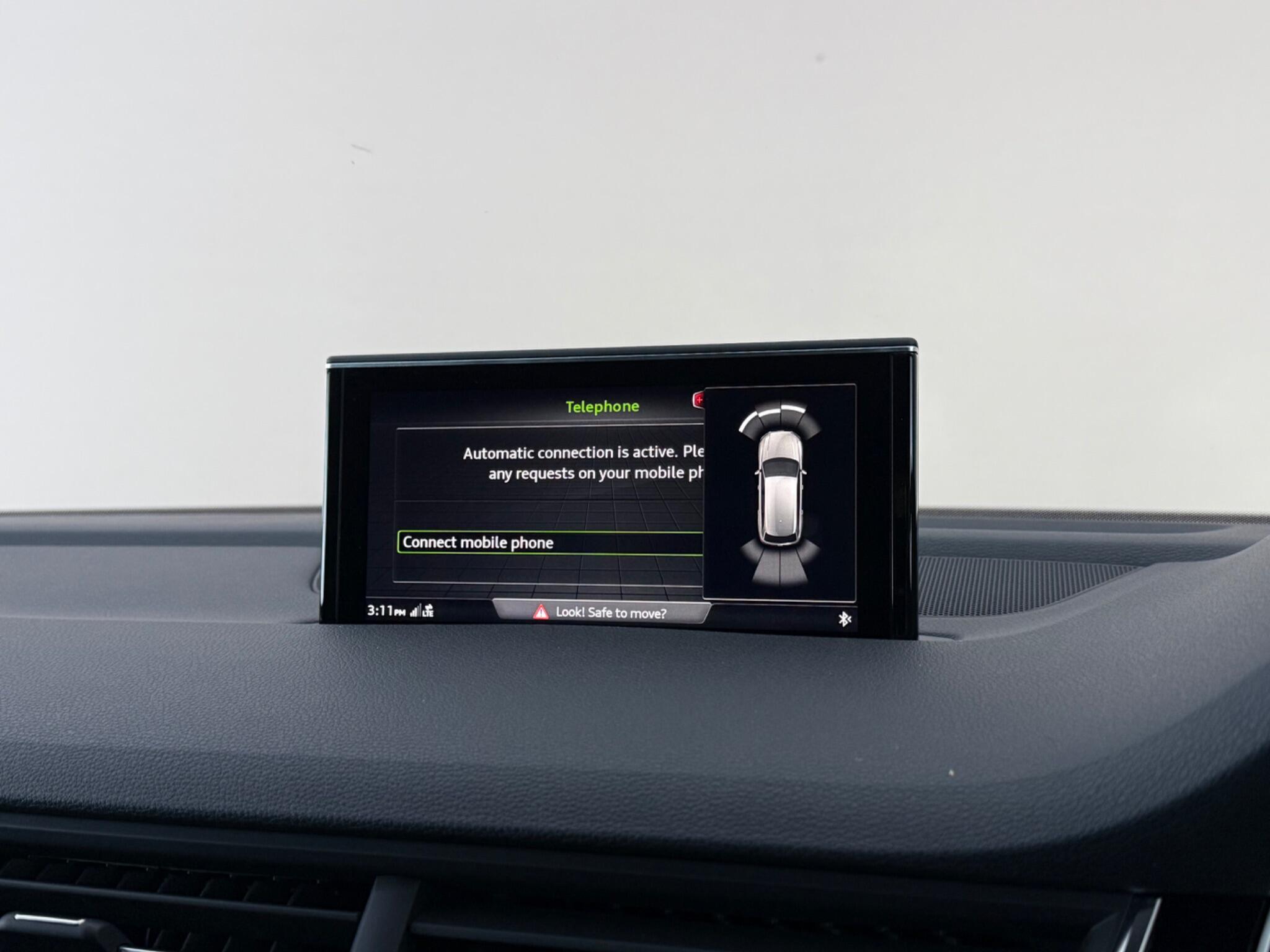 Audi Q7 view 24
