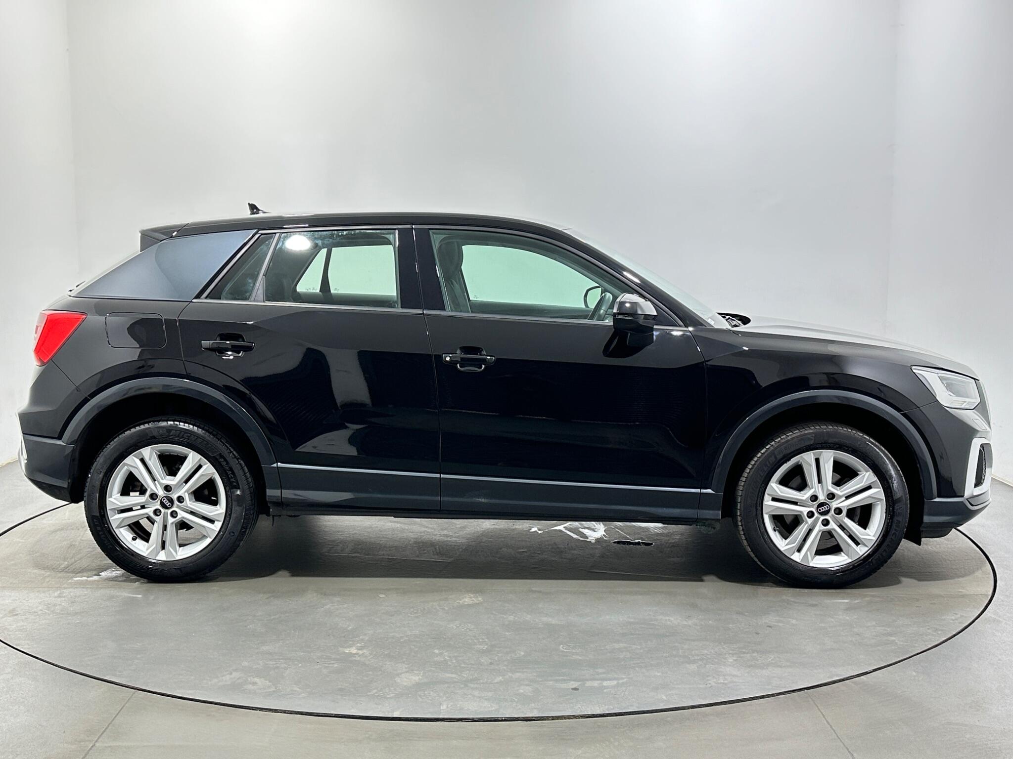 Audi Q2 view 9