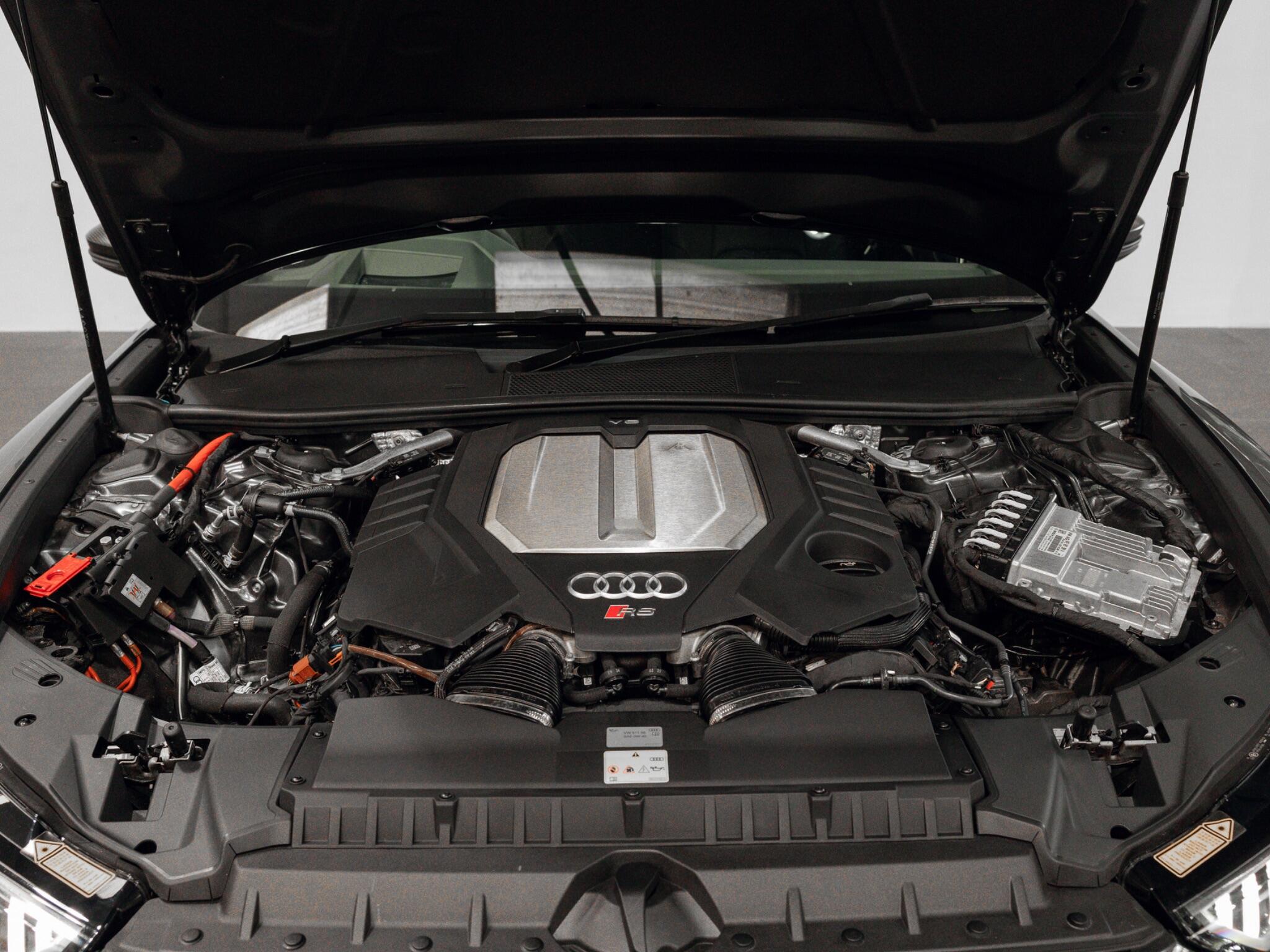 Audi RS6 Avant view 23
