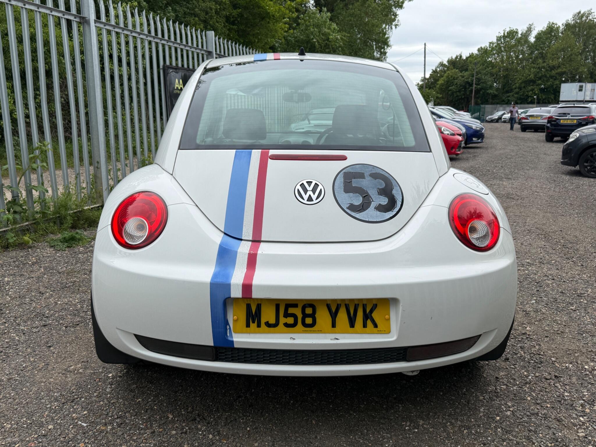 2009 Volkswagen Beetle image 8