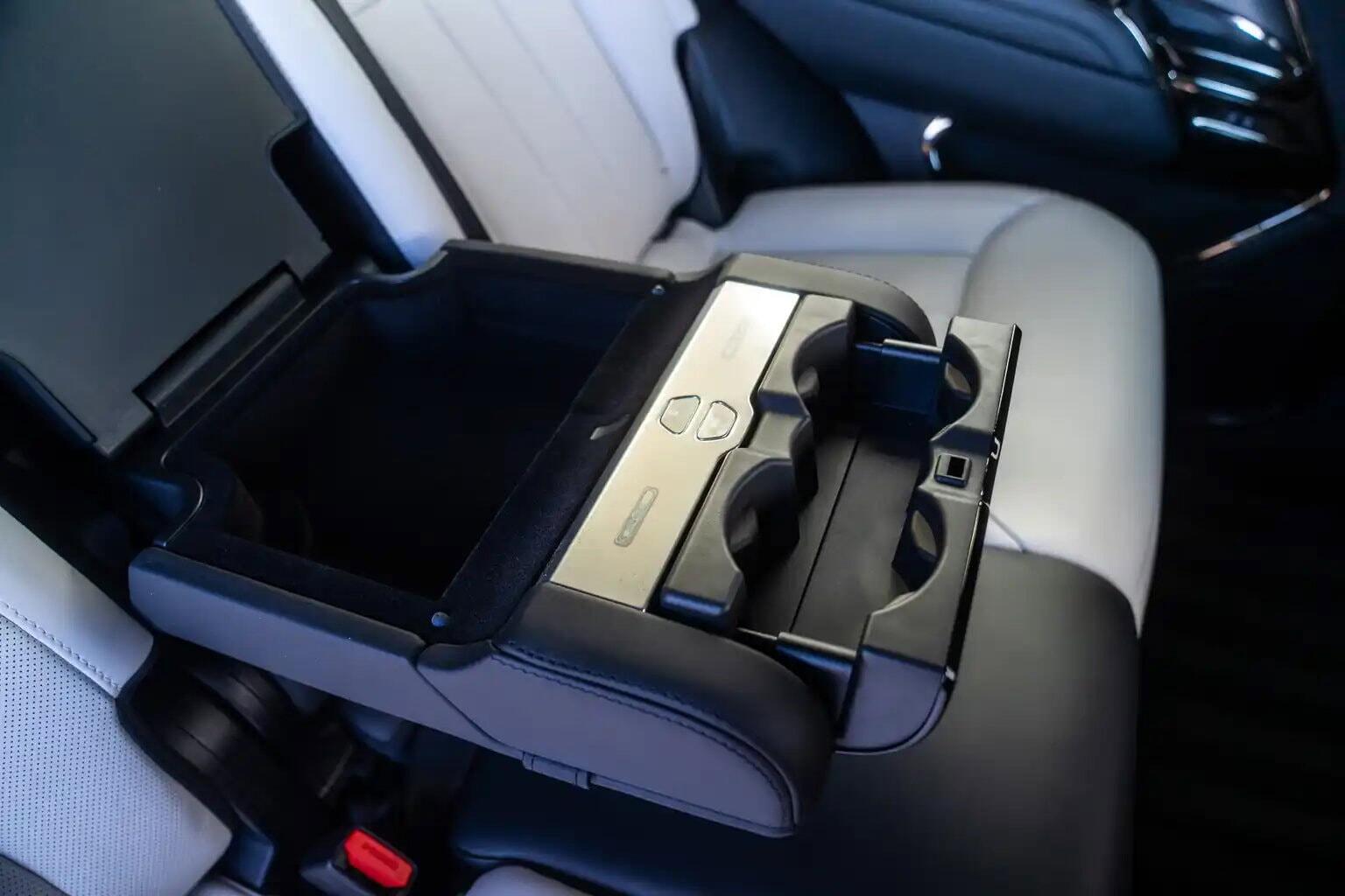 Land Rover Range Rover Sport view 30