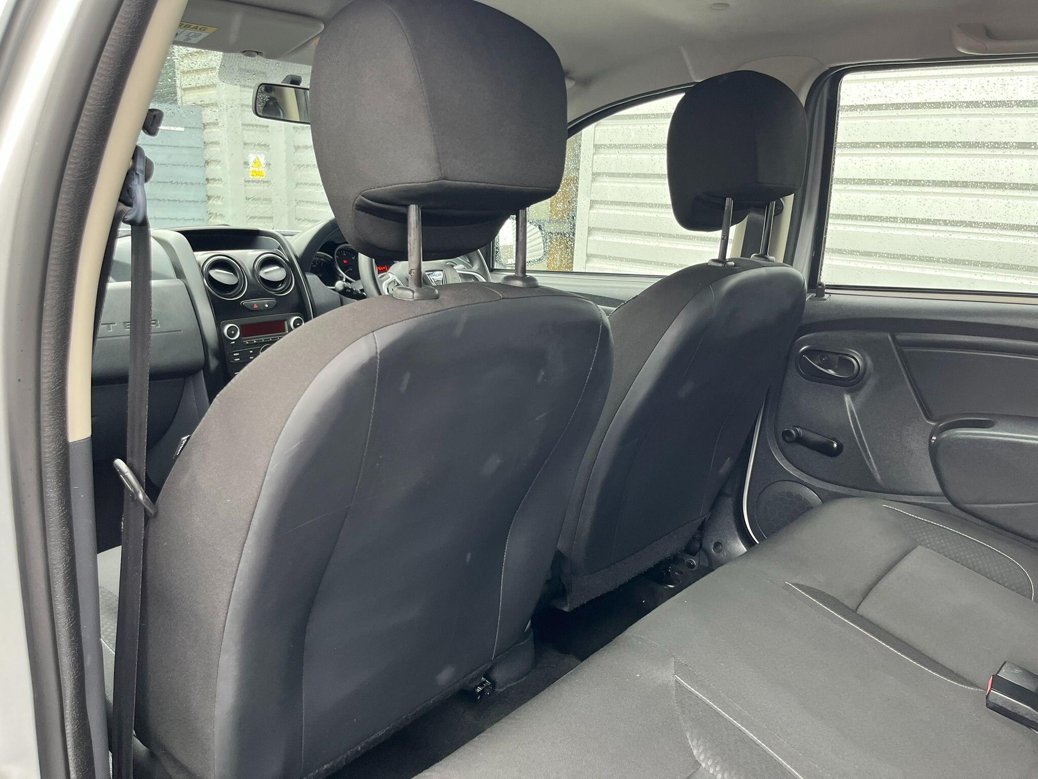 Dacia Duster view 28