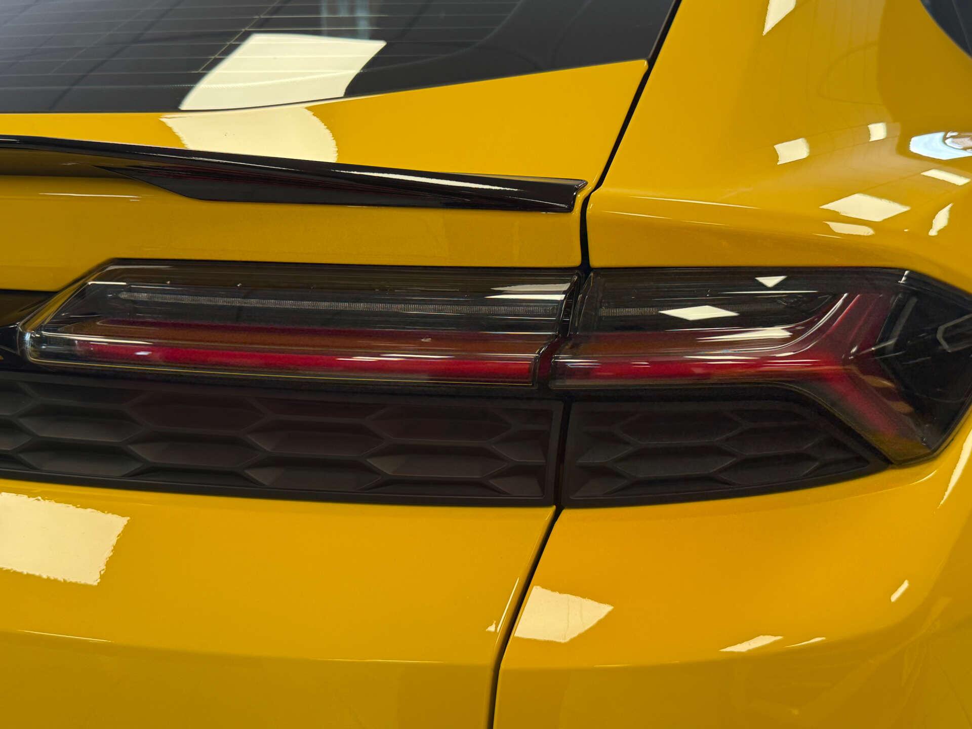 Lamborghini Urus view 25