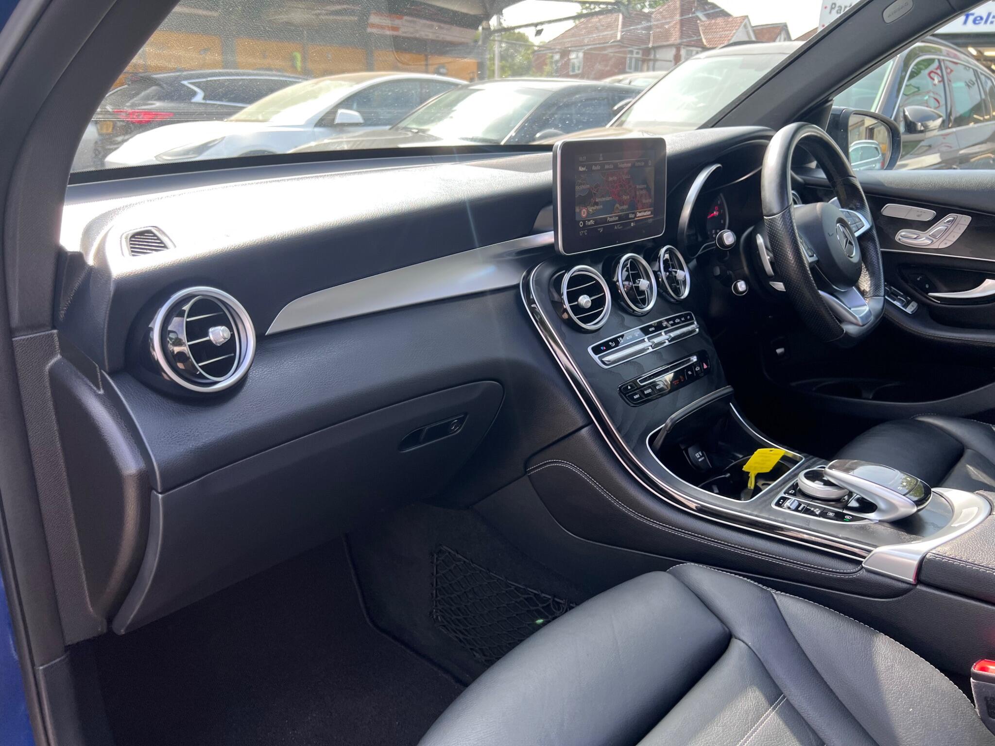 Mercedes-Benz GLC view 37