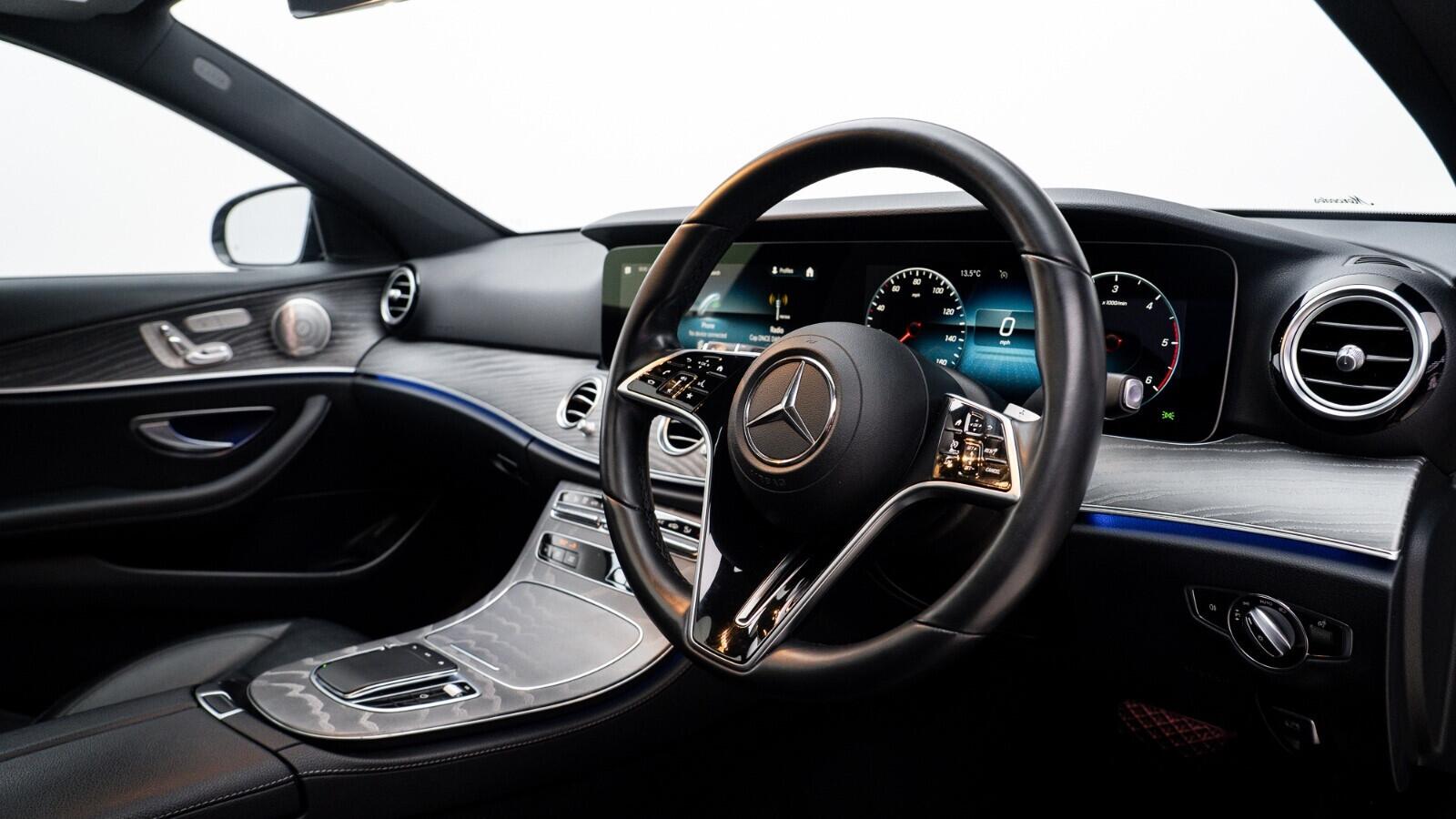 Mercedes-Benz E Class view 29