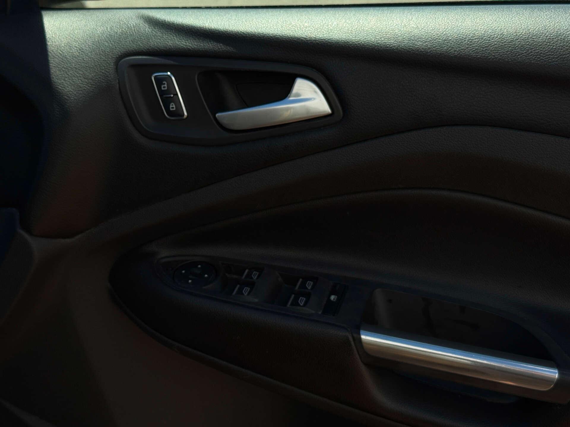 Ford Kuga view 24