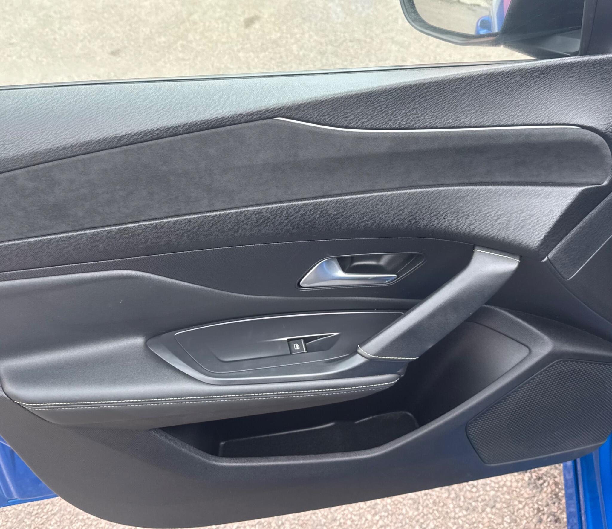 Peugeot 308 view 16