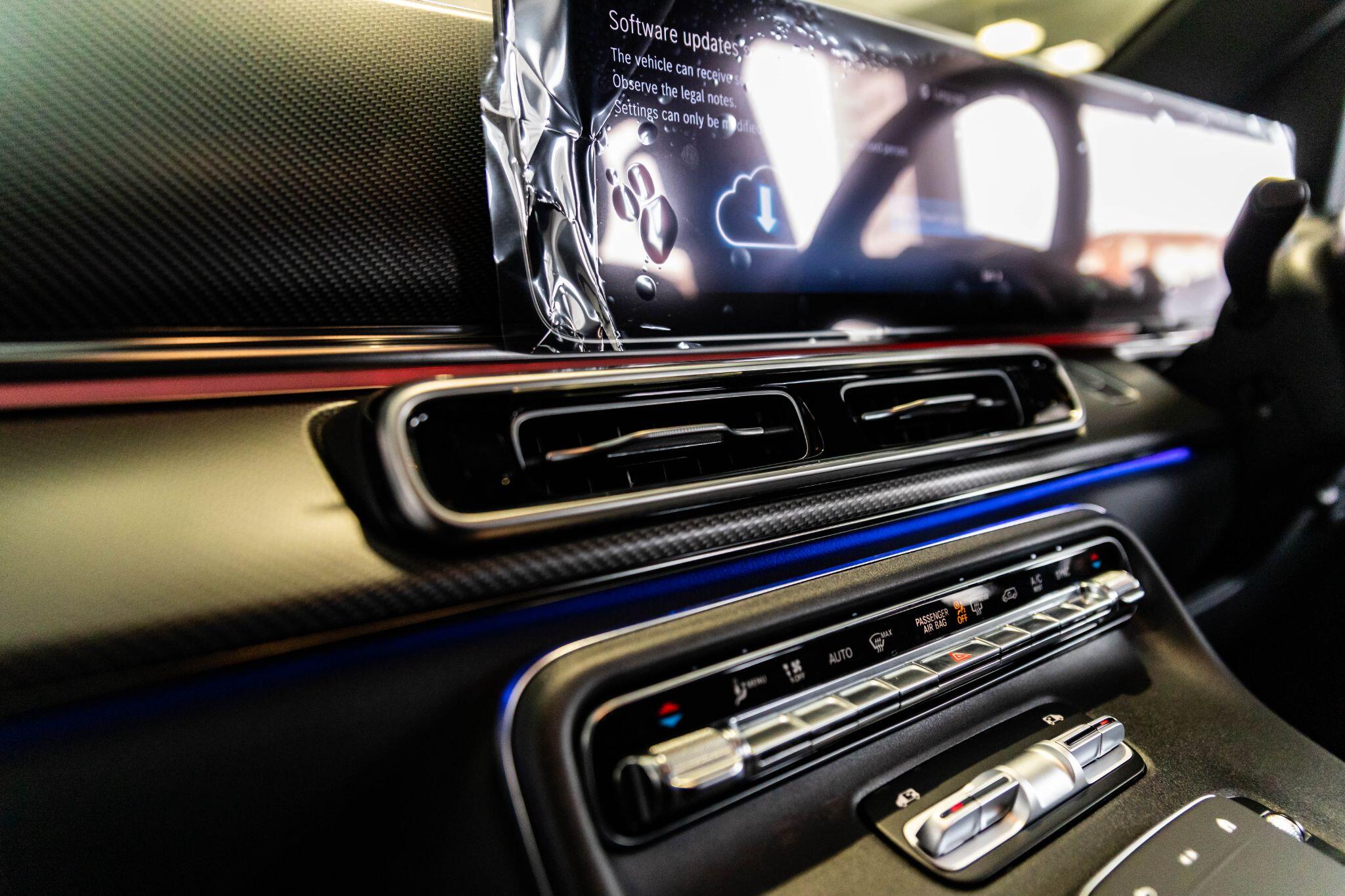 Mercedes-Benz V-Class view 23