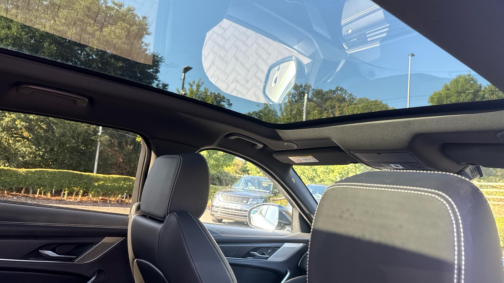Jaguar F-Pace view 40
