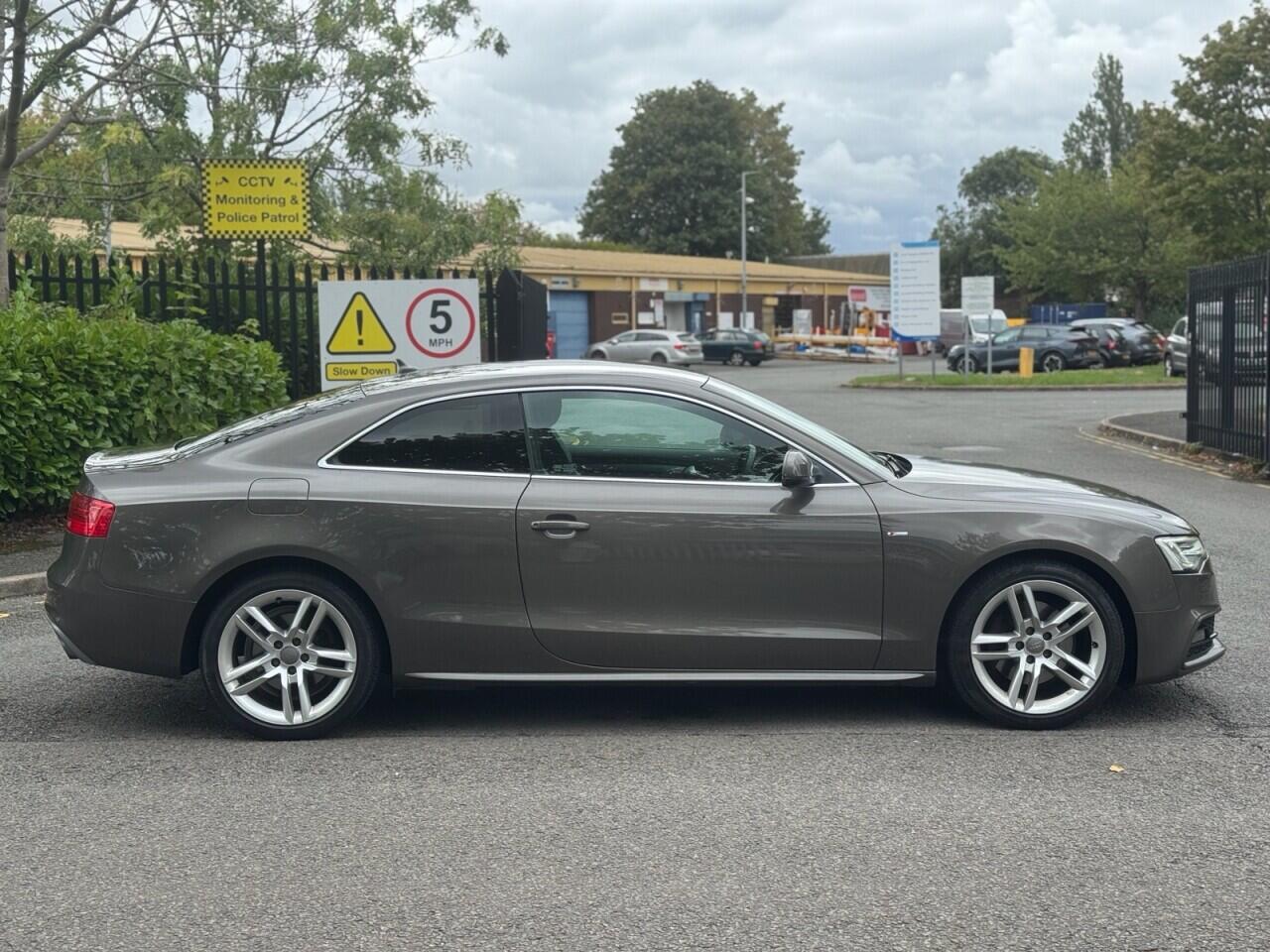 Audi A5 view 9