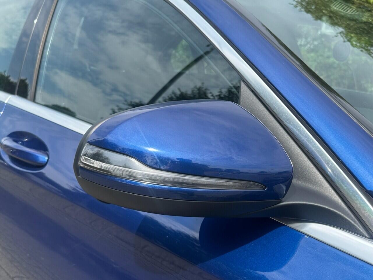 Mercedes-Benz C-Class view 16