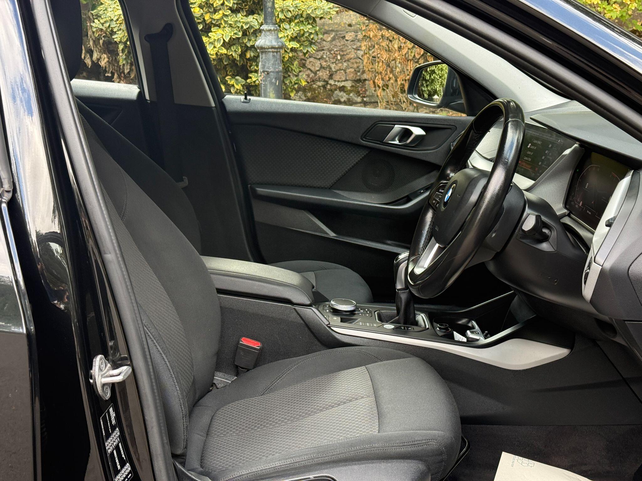 BMW 1 Series view 25