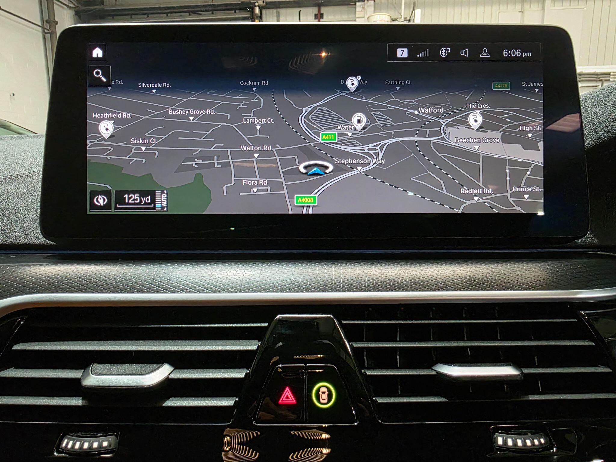BMW 5 Series view 8