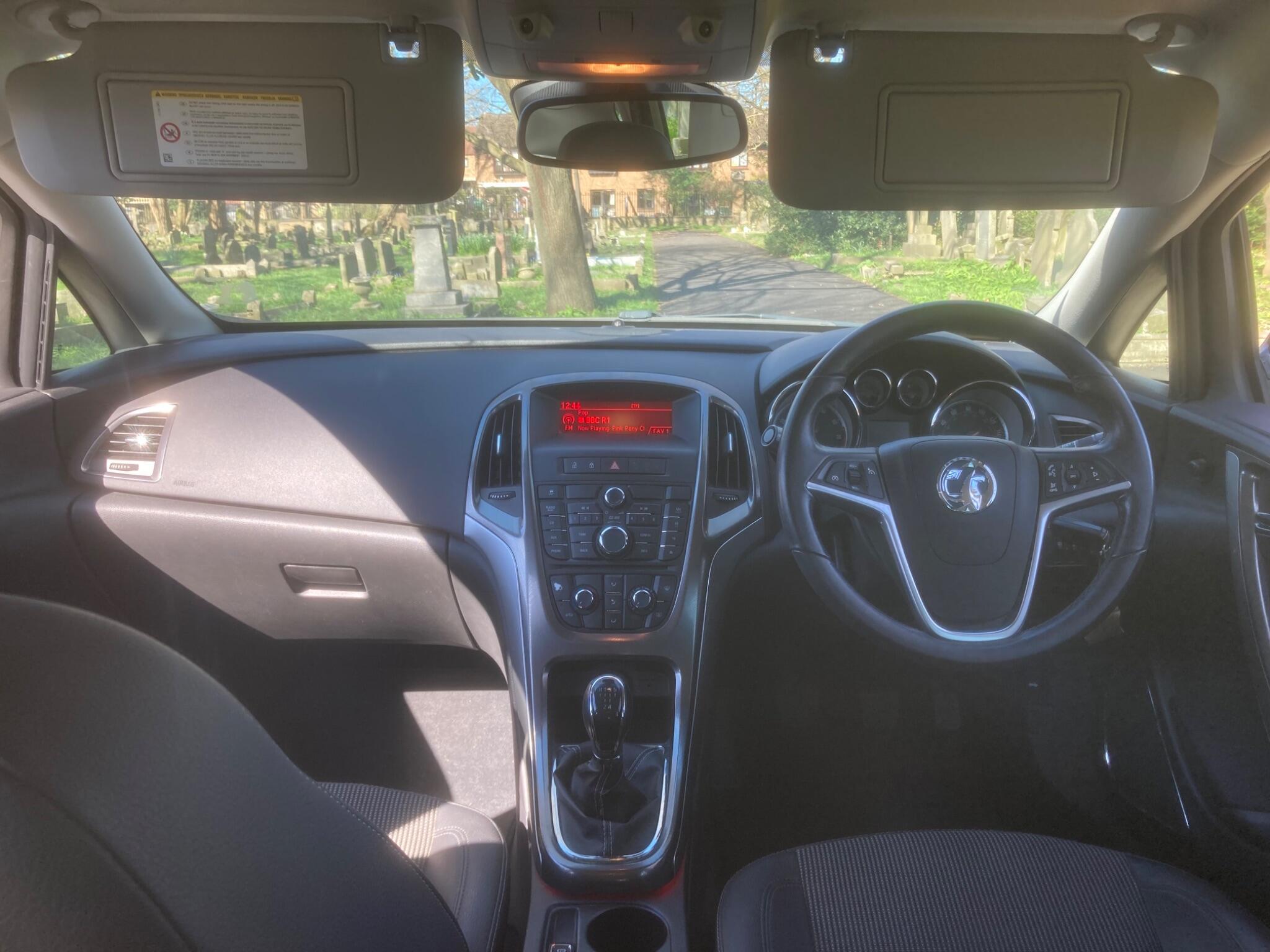 Vauxhall Astra view 3