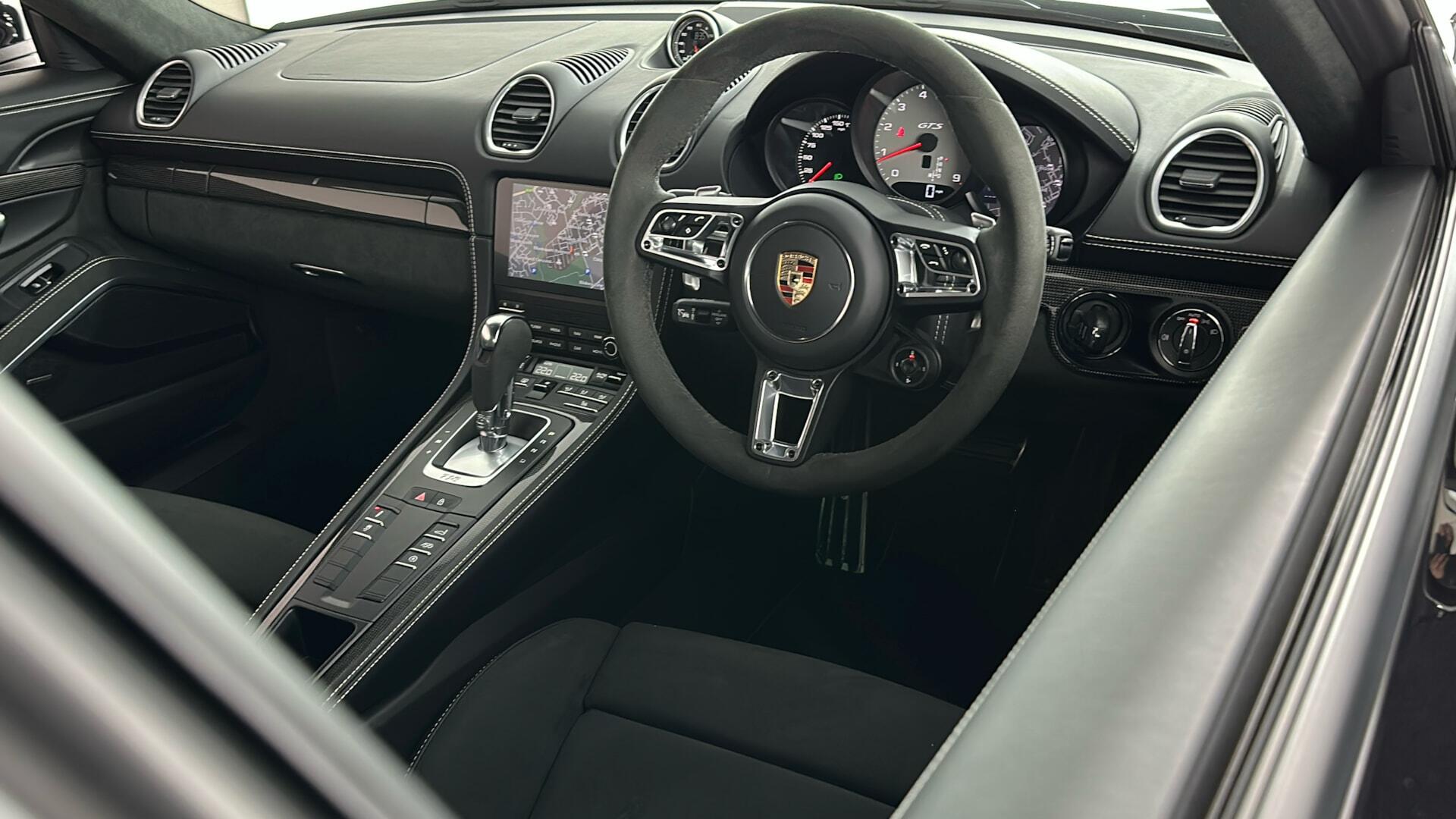 Porsche Cayman view 30