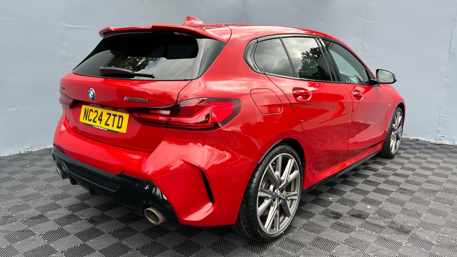 BMW 1 Series view 27