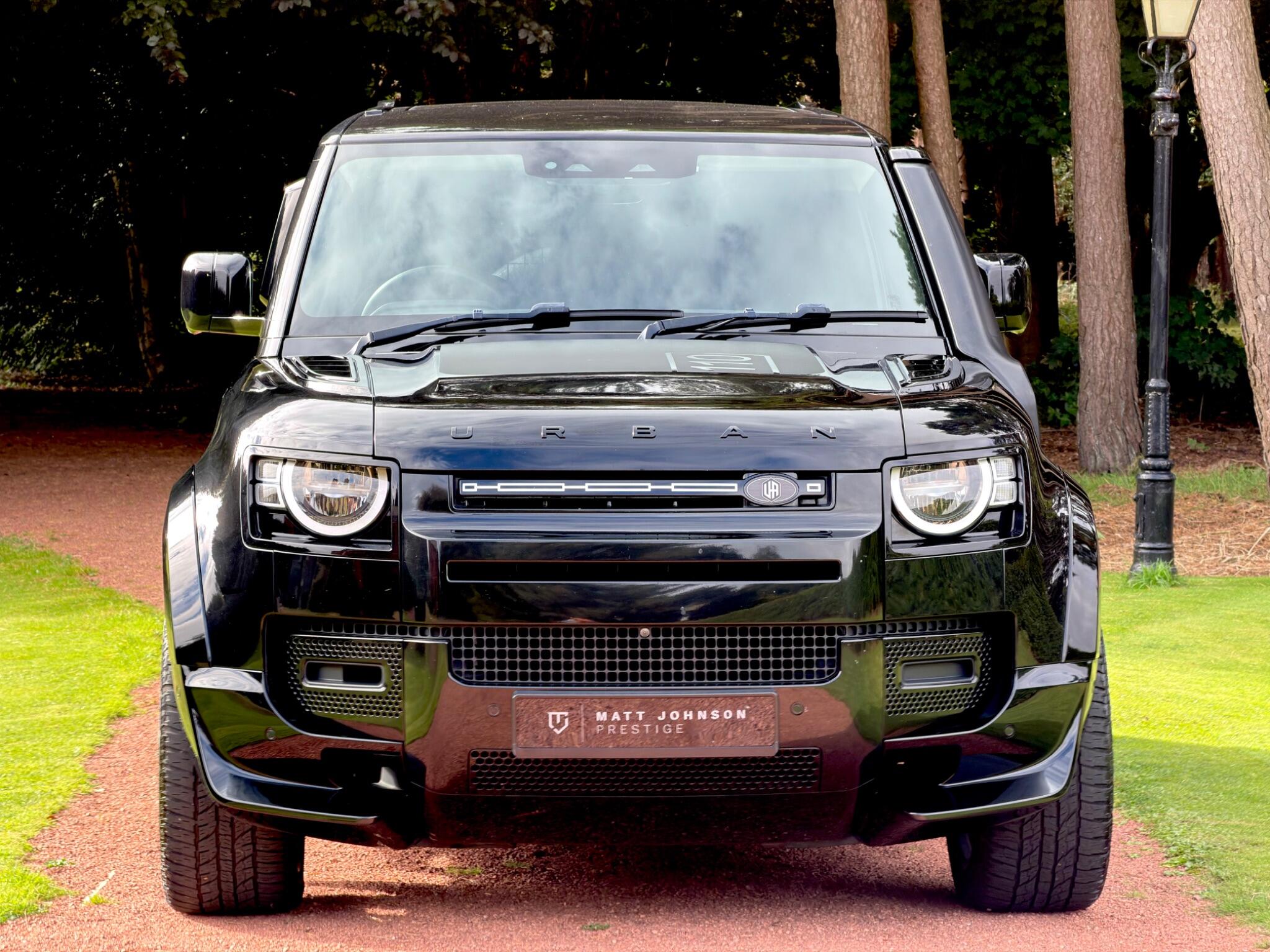 Land Rover Defender 110 view 11