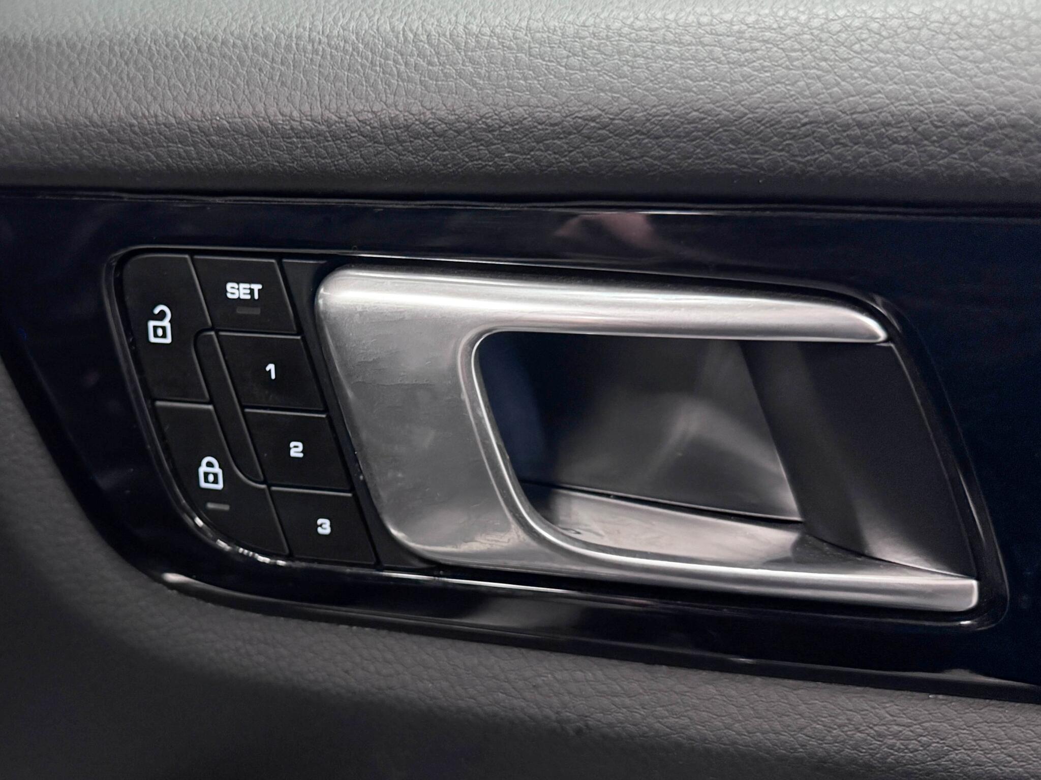 Porsche Cayenne view 18