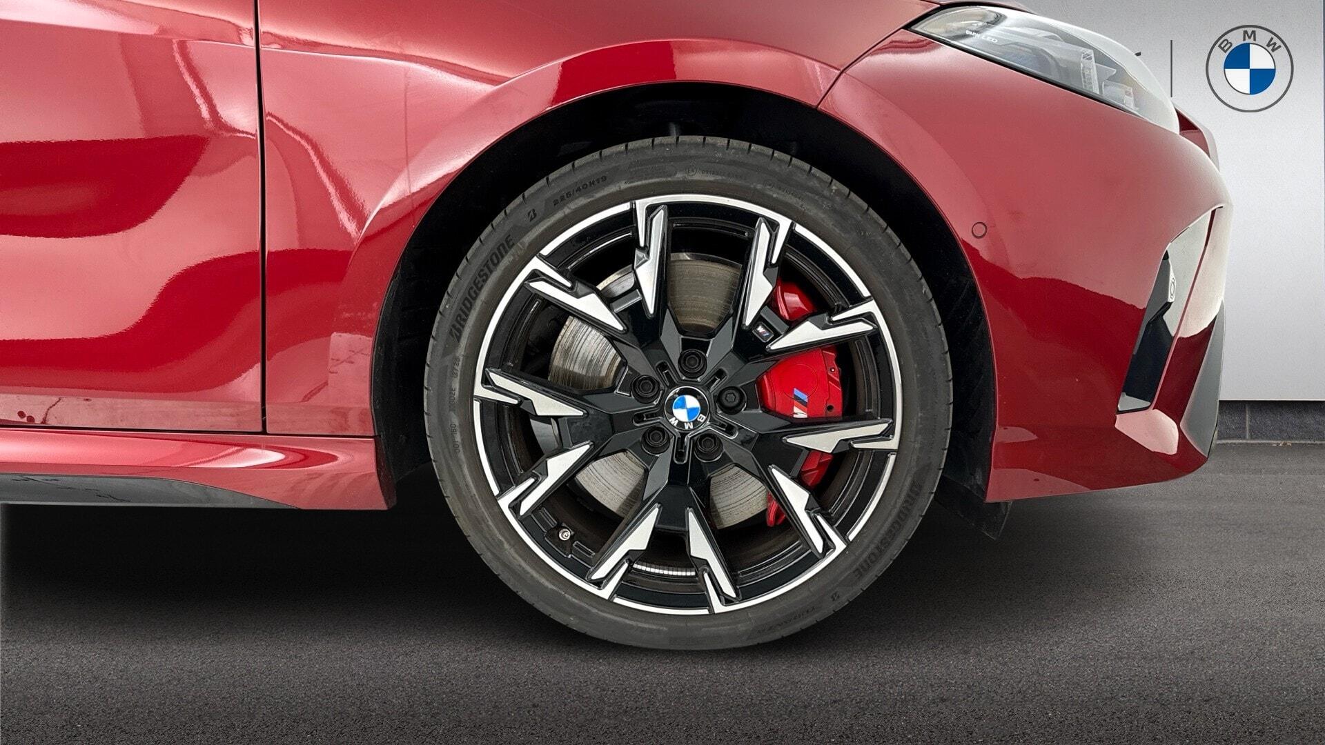 BMW 1 Series view 14