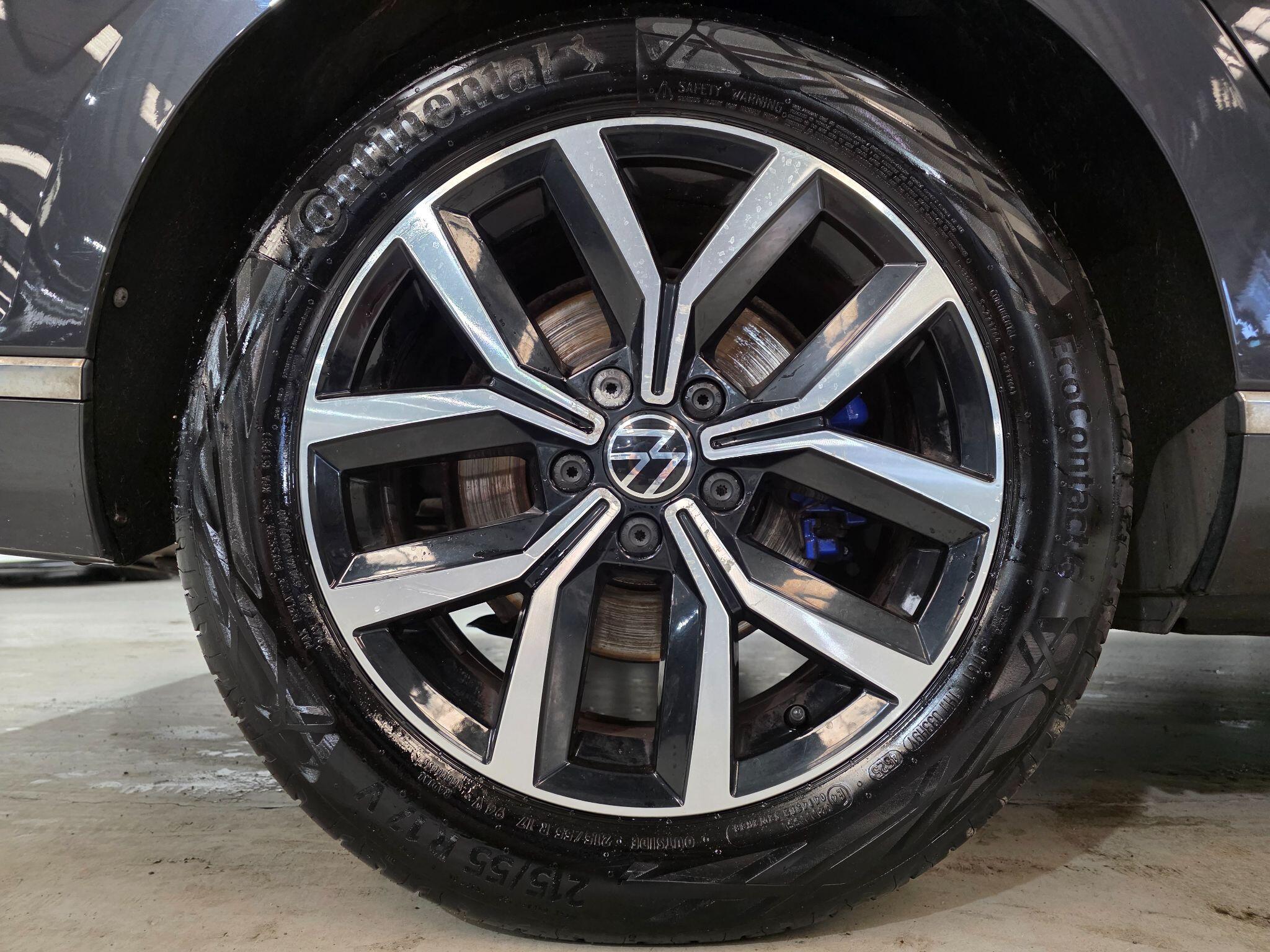 Volkswagen Passat view 29