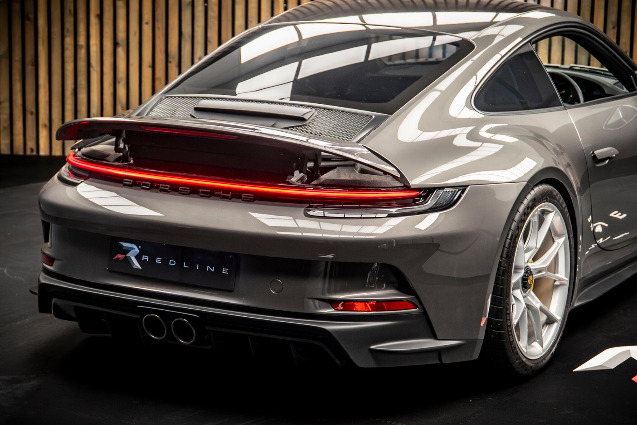 Porsche 911 view 22