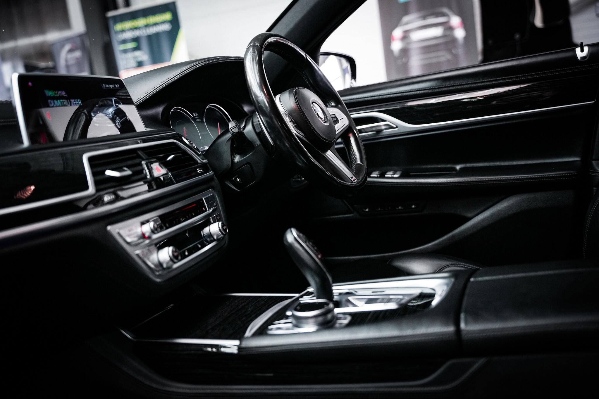 BMW 7 Series view 3